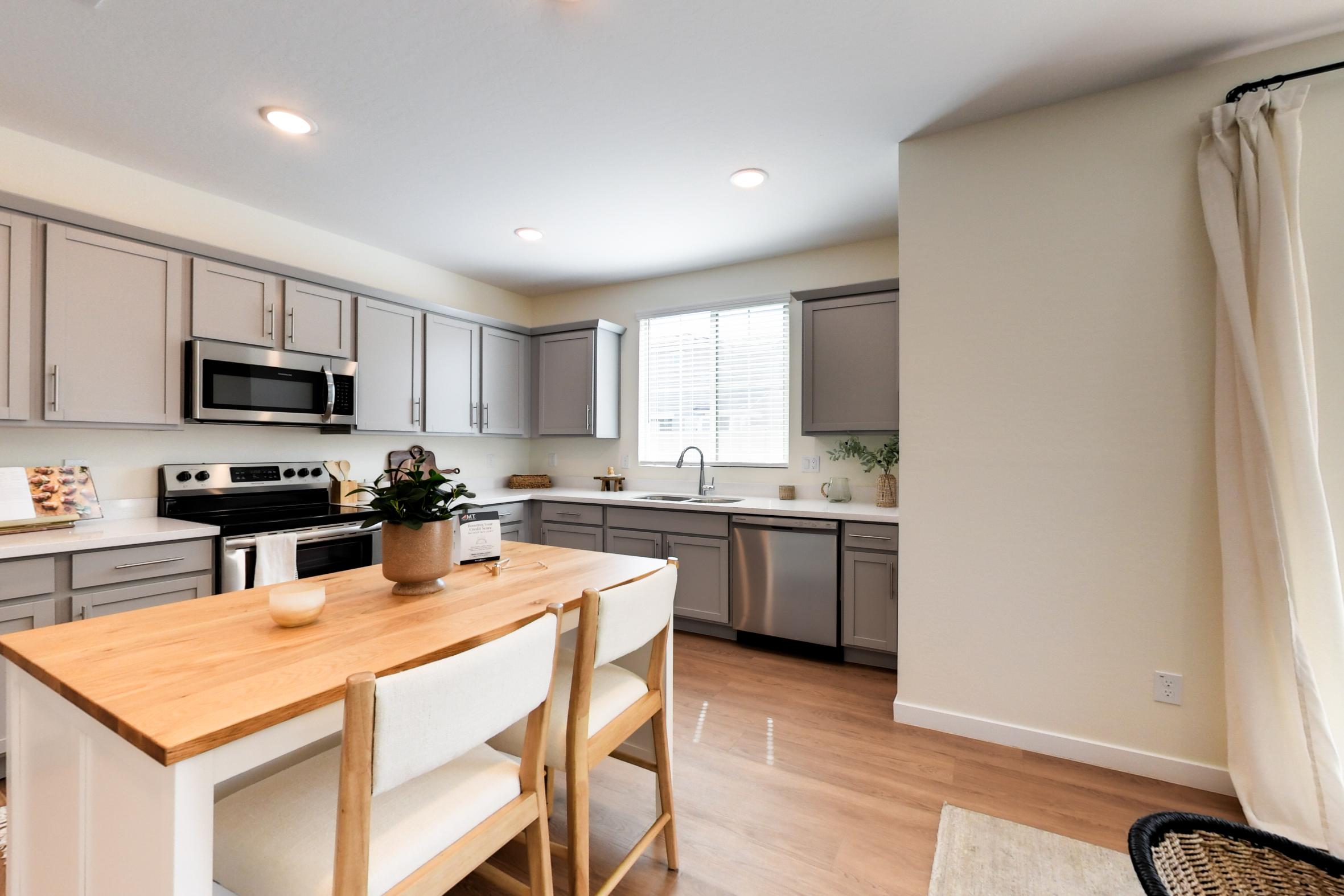 KITCHEN ISLAND