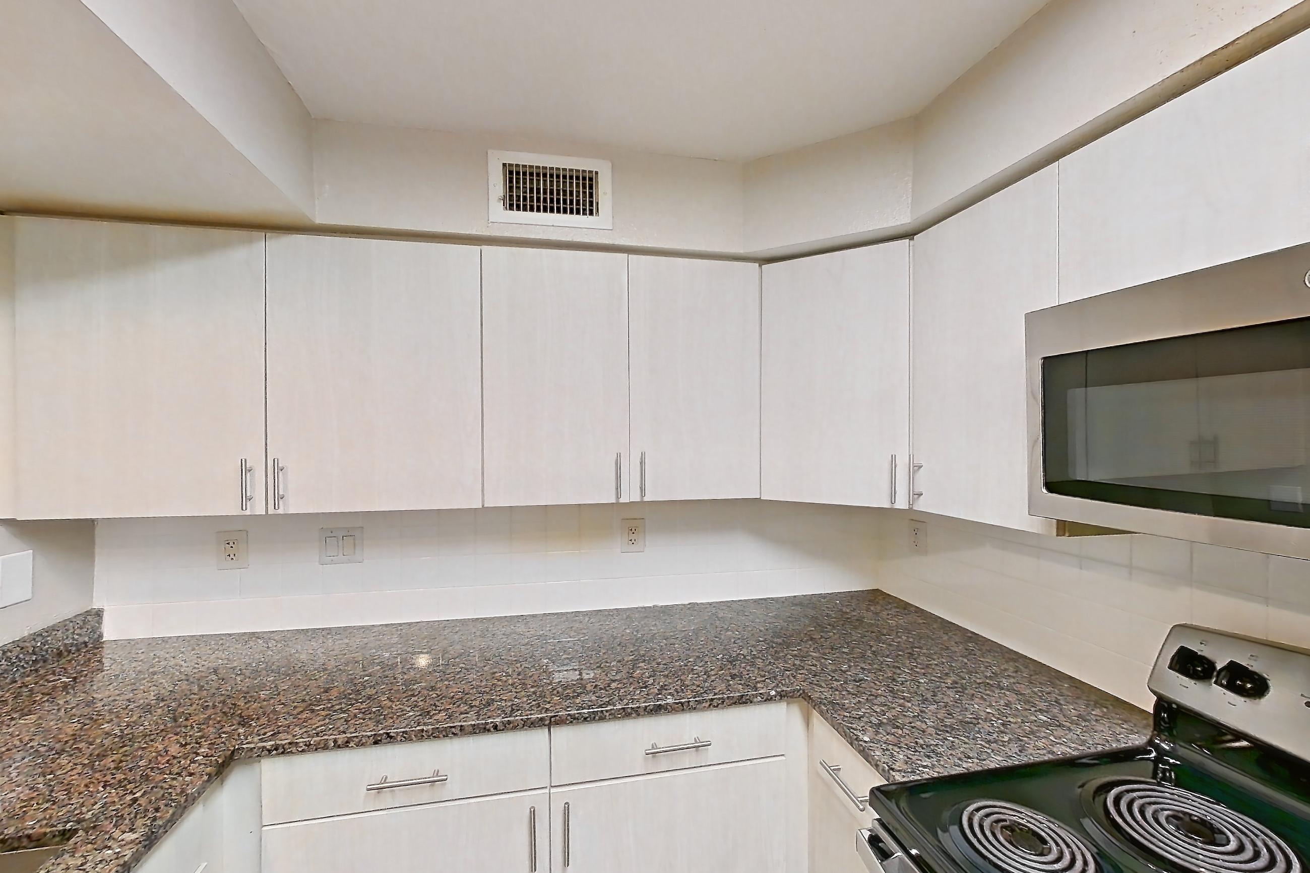 Kitchen in Apartment 2207 at Cortland Van Dorn, B1a - Prince floor plan