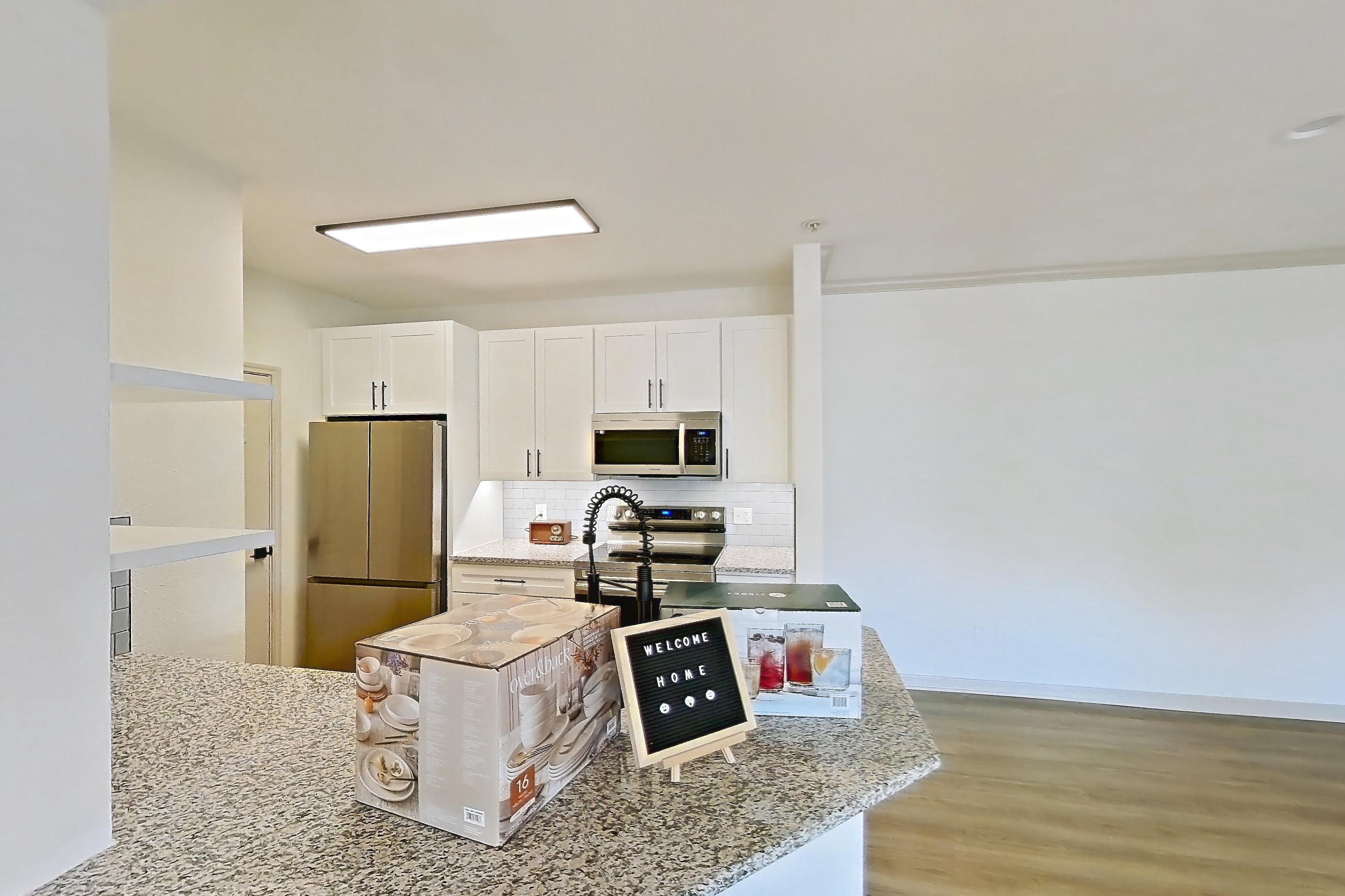 Living space in a B2R - Stonegate floor plan apartment, representative of Apartment 2309 at Cortland Wortham