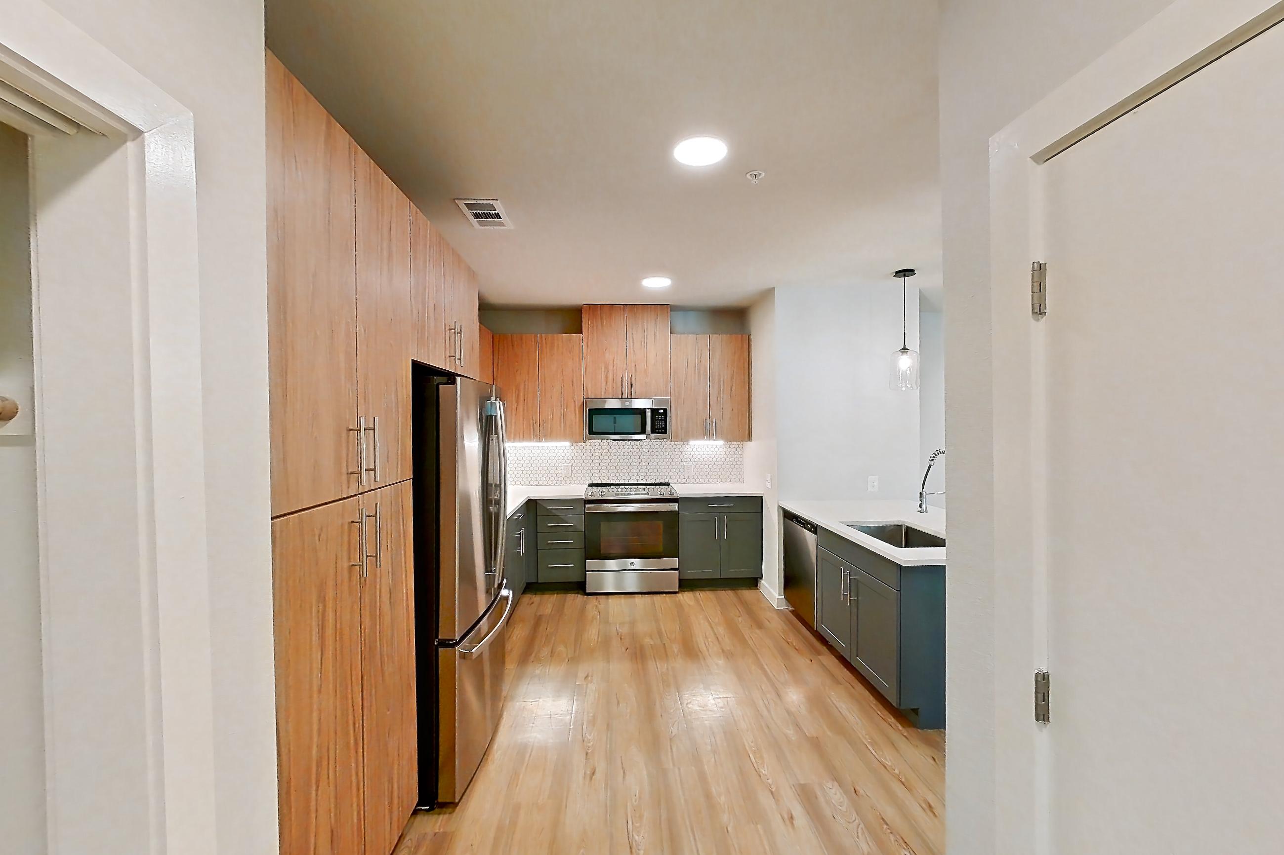 KITCHEN ENTRYWAY