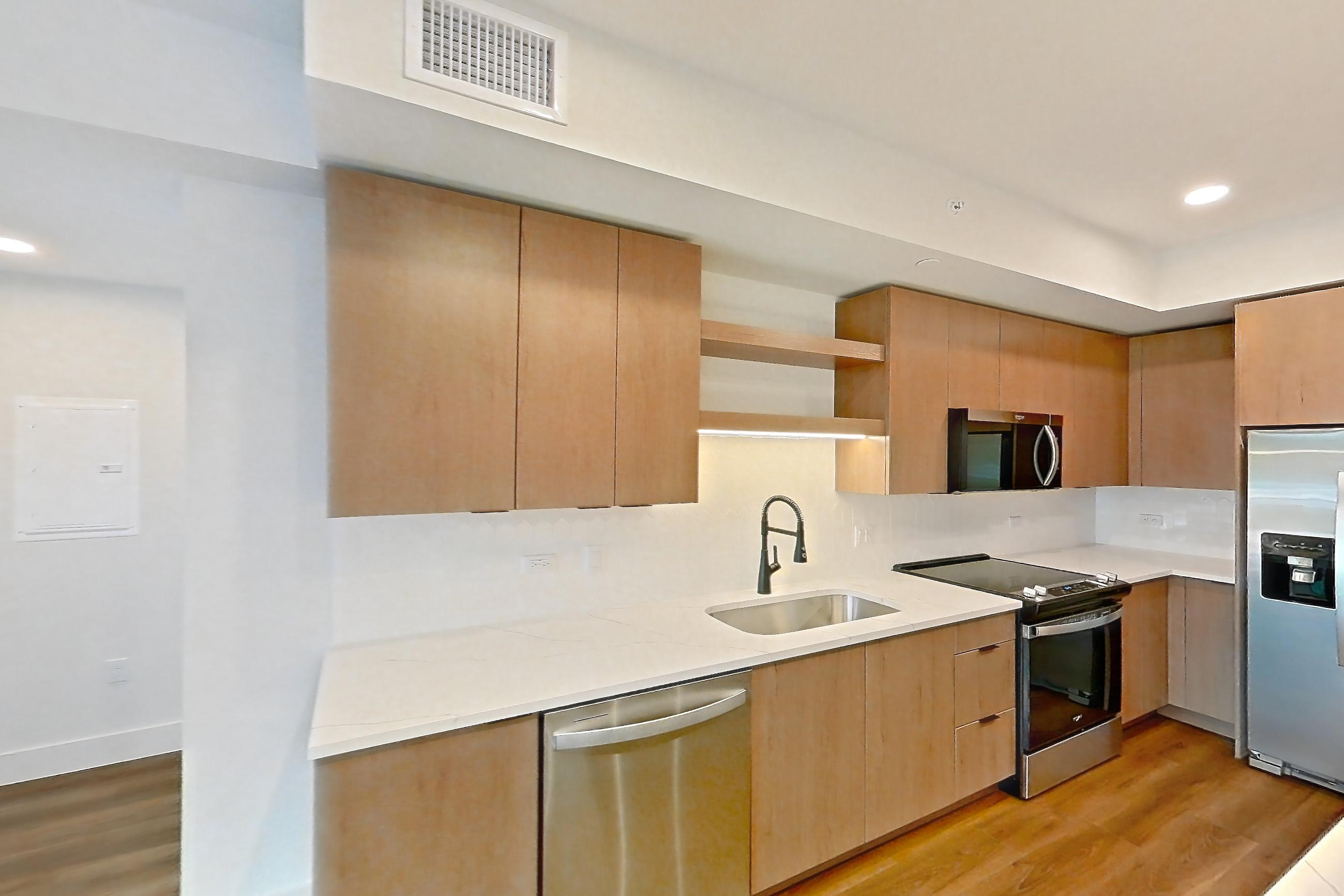 KITCHEN ISLAND CORNER