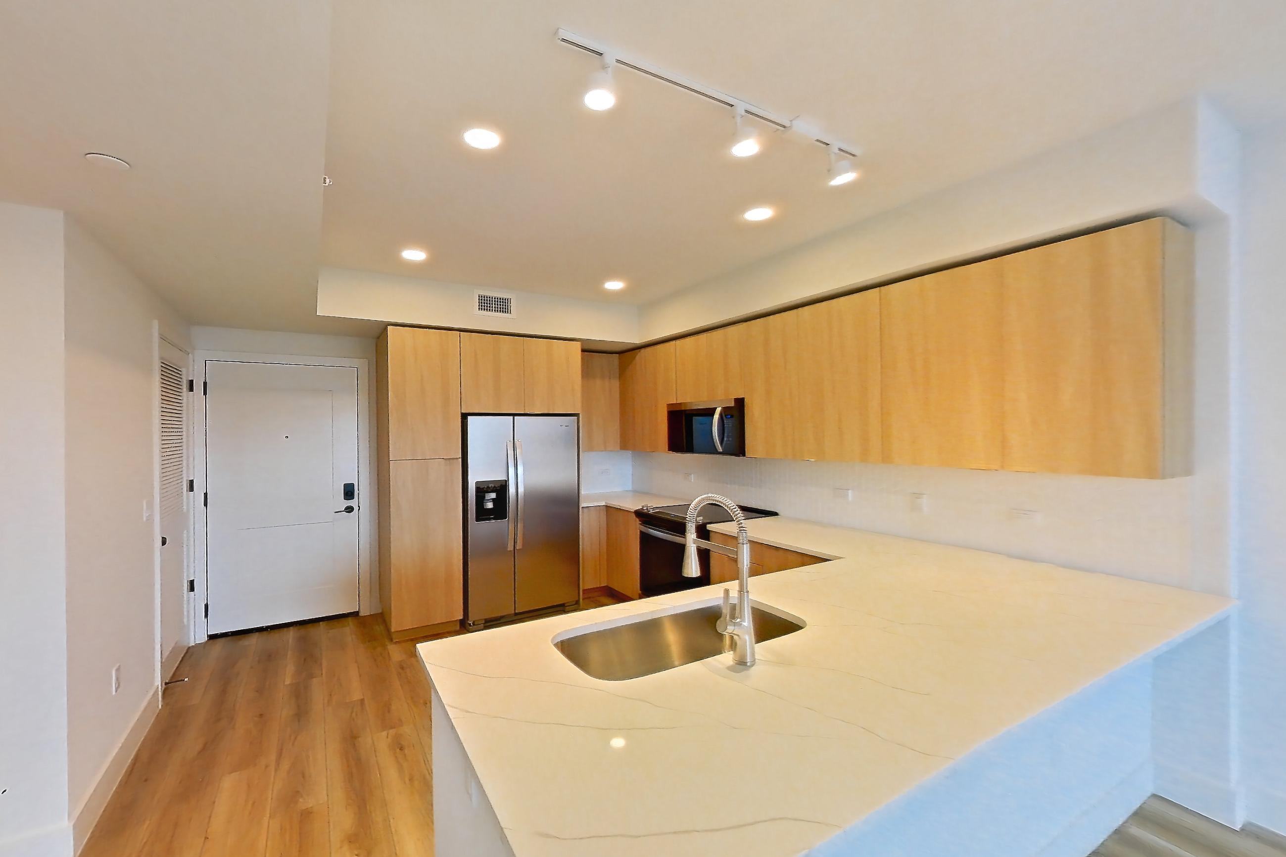LIVING ROOM ENTRYWAY
