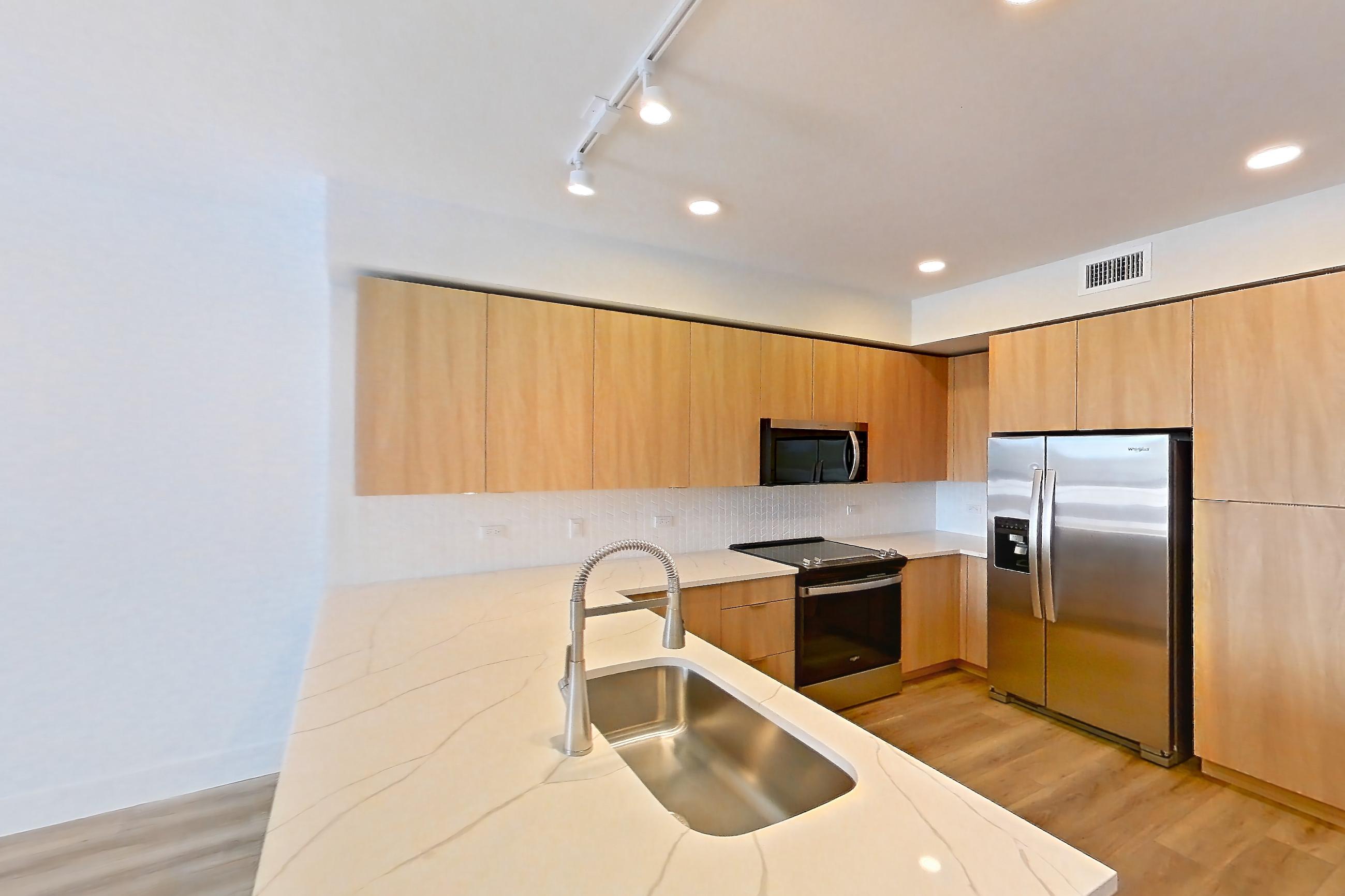 KITCHEN ENTRYWAY