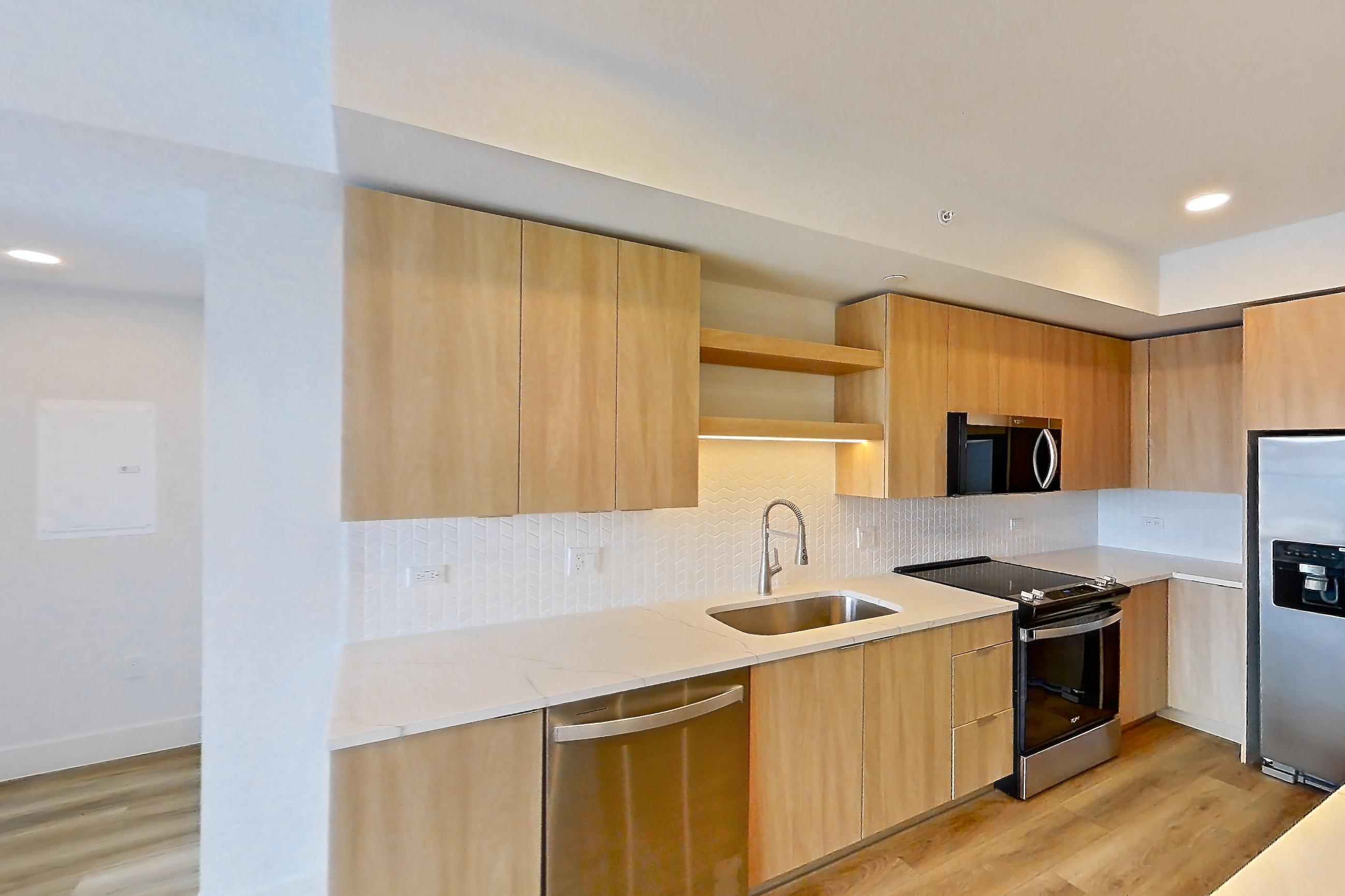 KITCHEN ISLAND CORNER