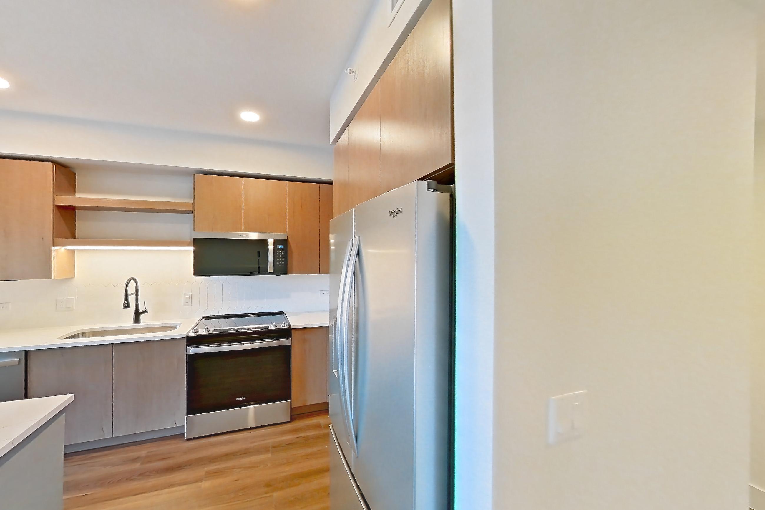 KITCHEN ENTRYWAY