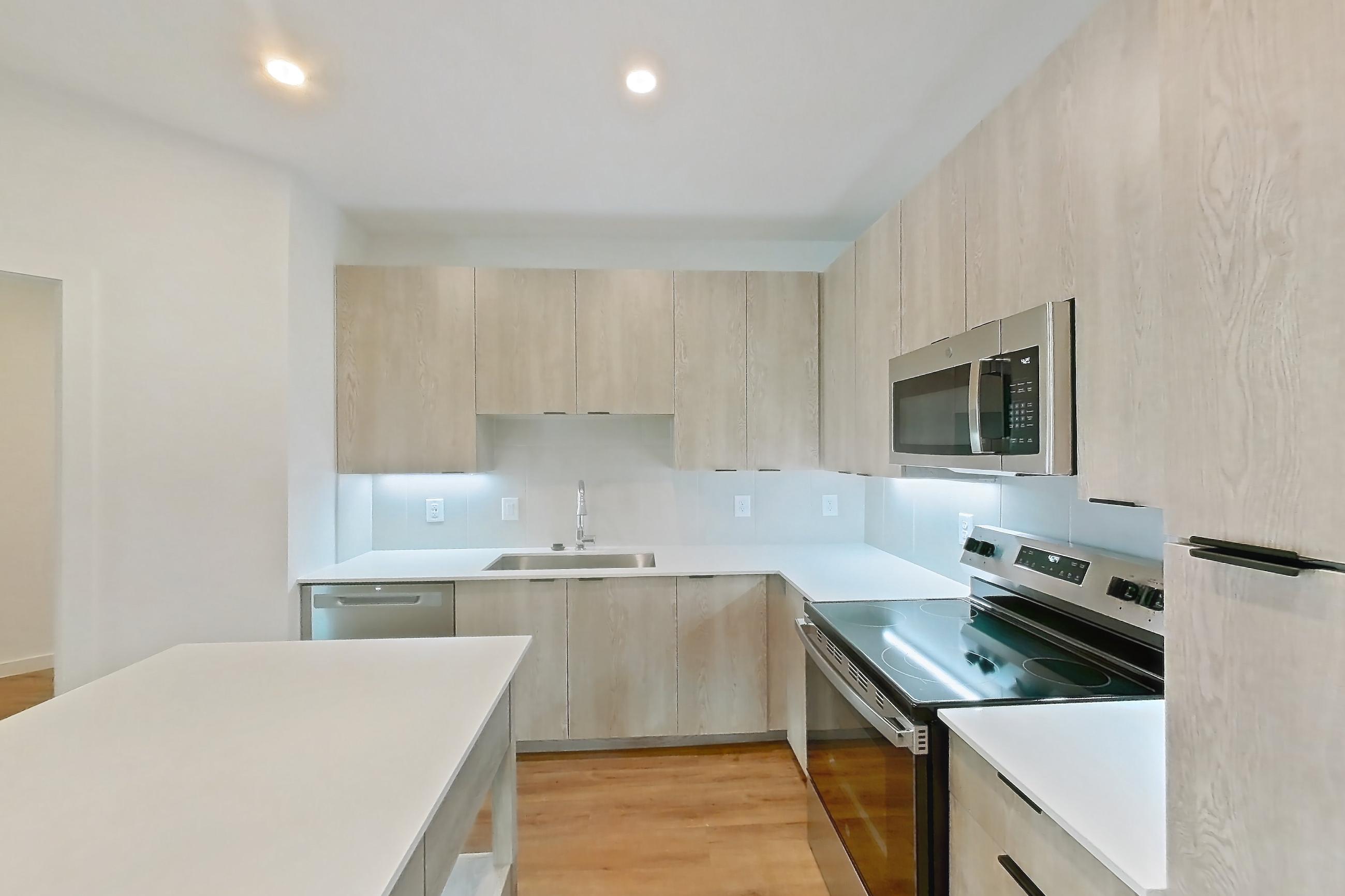 Kitchen in Apartment 1412 at Caroline Anclote Harbor, A2 floor plan