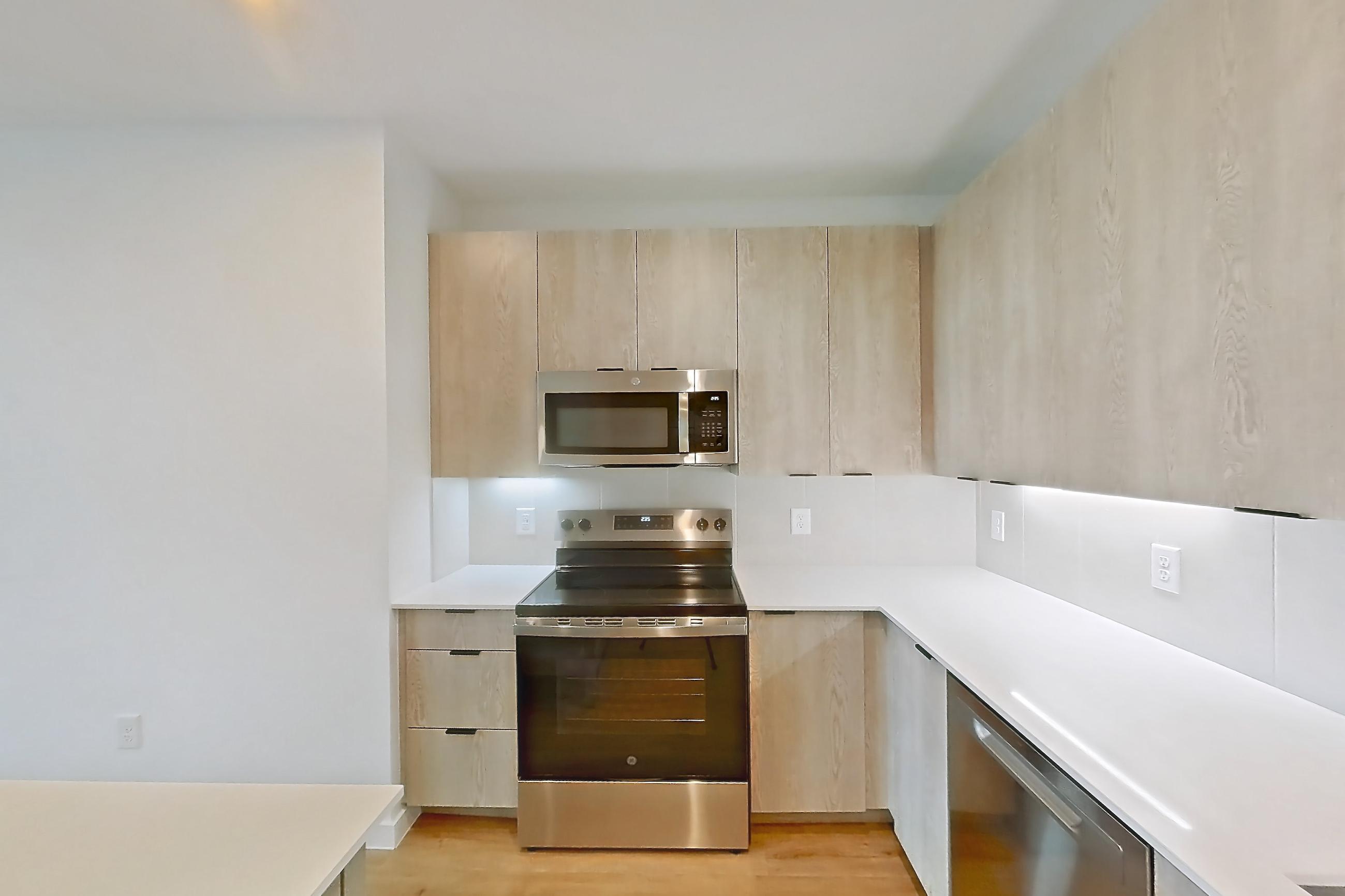 Kitchen in Apartment 1419 at Caroline Anclote Harbor, B1 floor plan