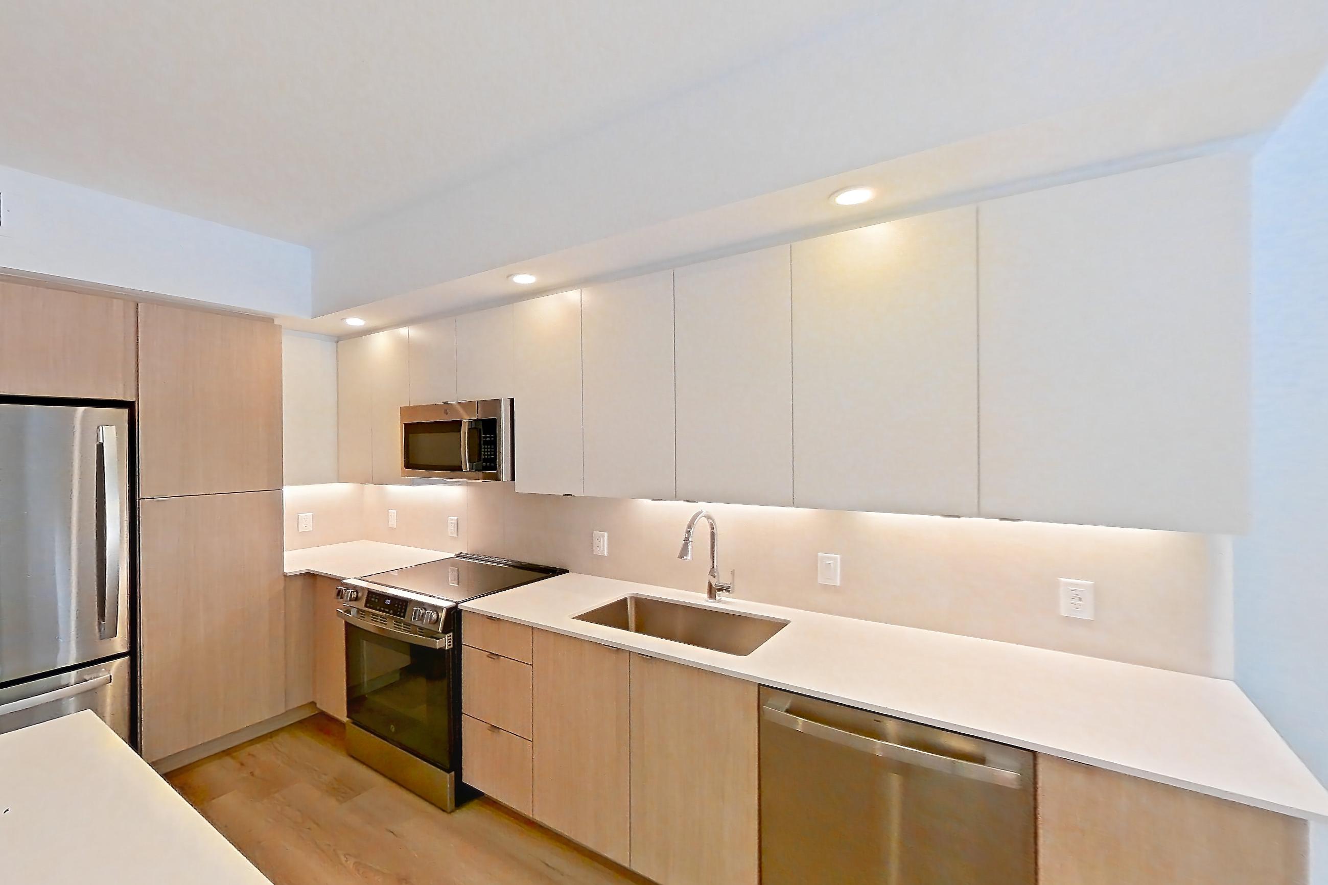 KITCHEN ISLAND CORNER