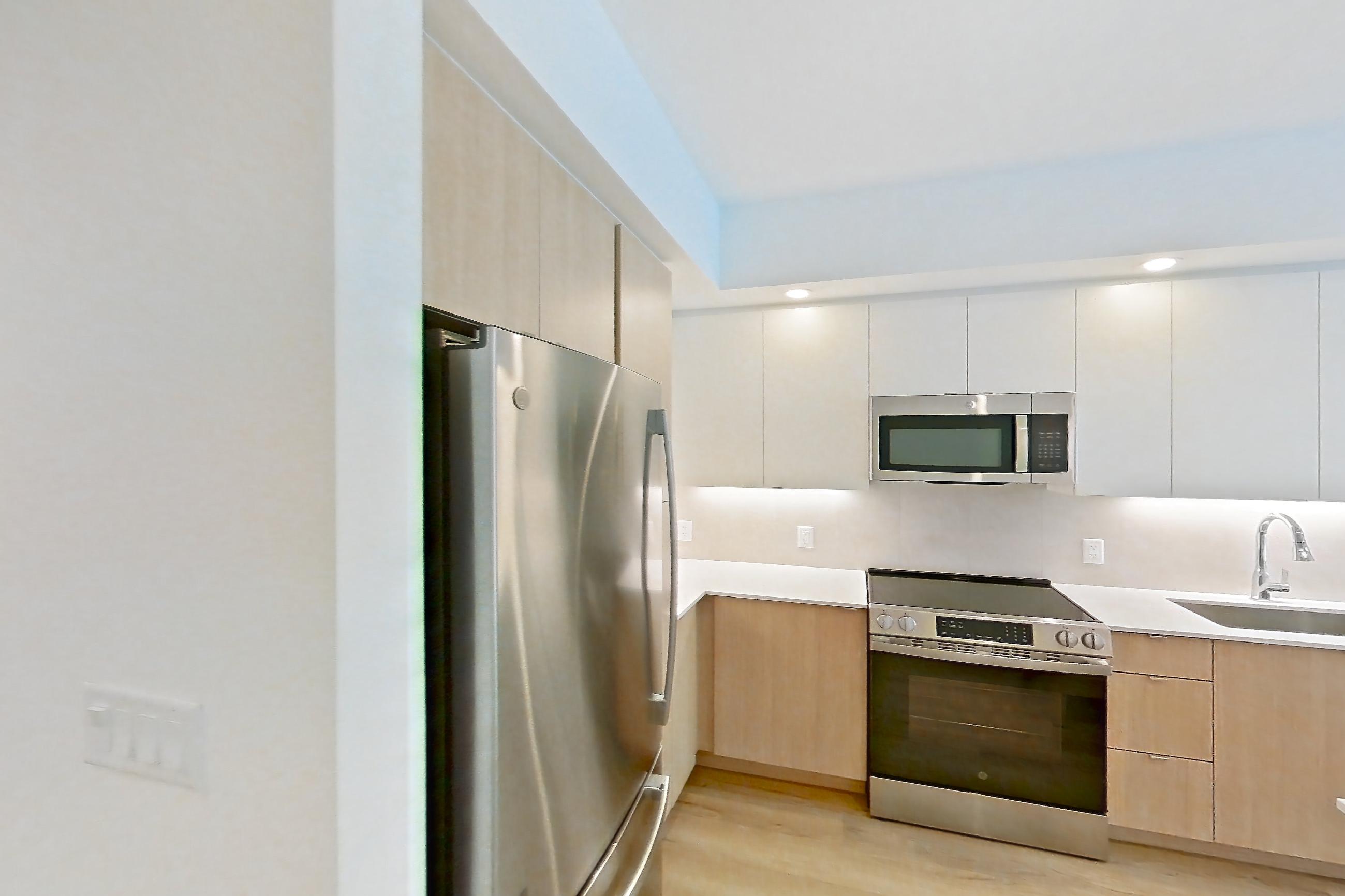 KITCHEN ENTRYWAY