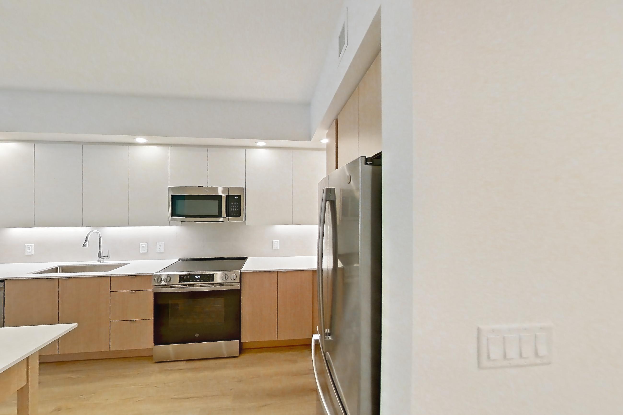KITCHEN ENTRYWAY