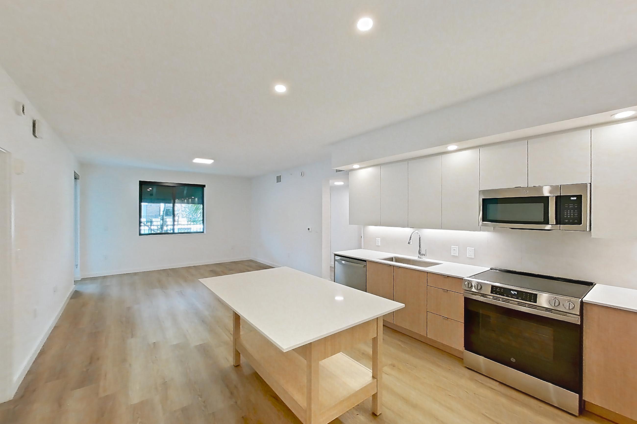 KITCHEN ENTRYWAY