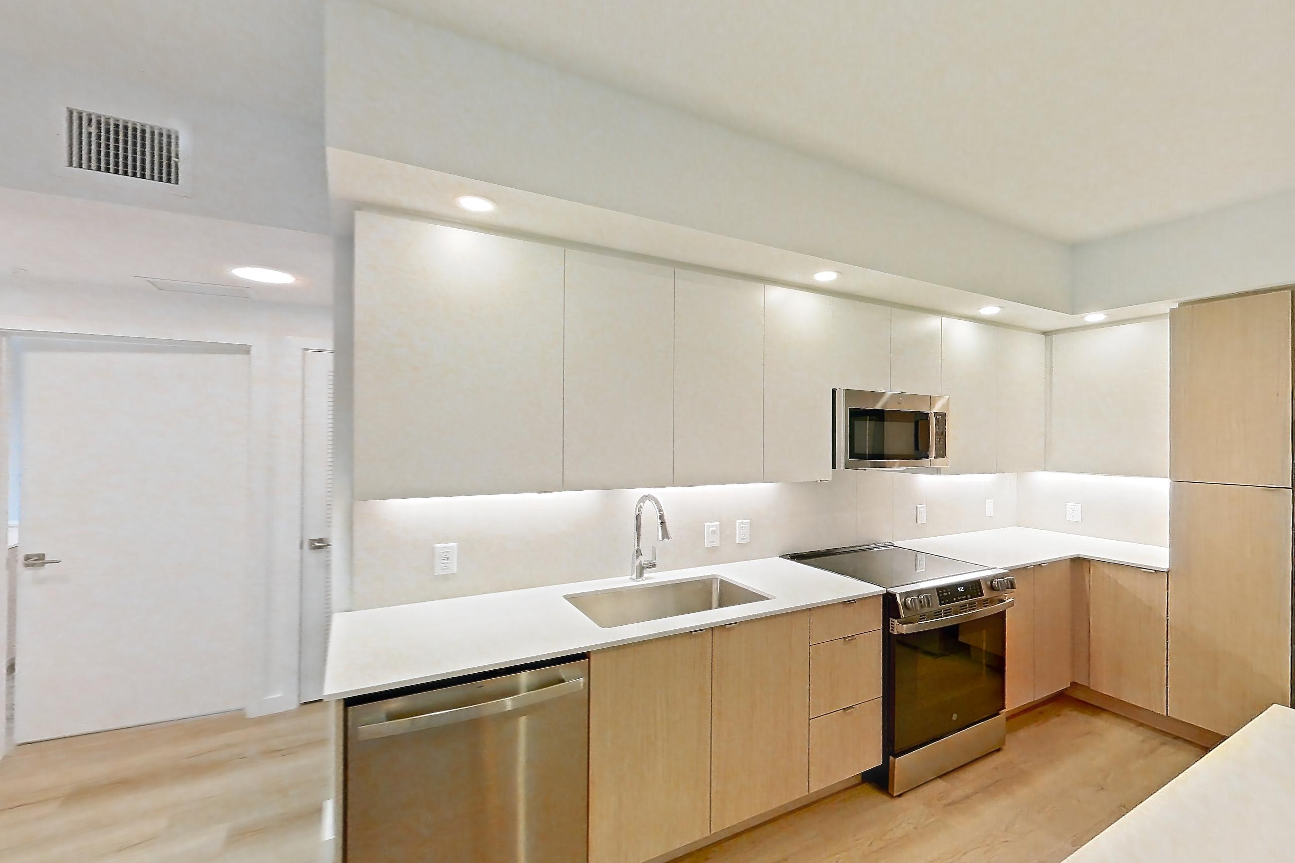 KITCHEN ISLAND CORNER