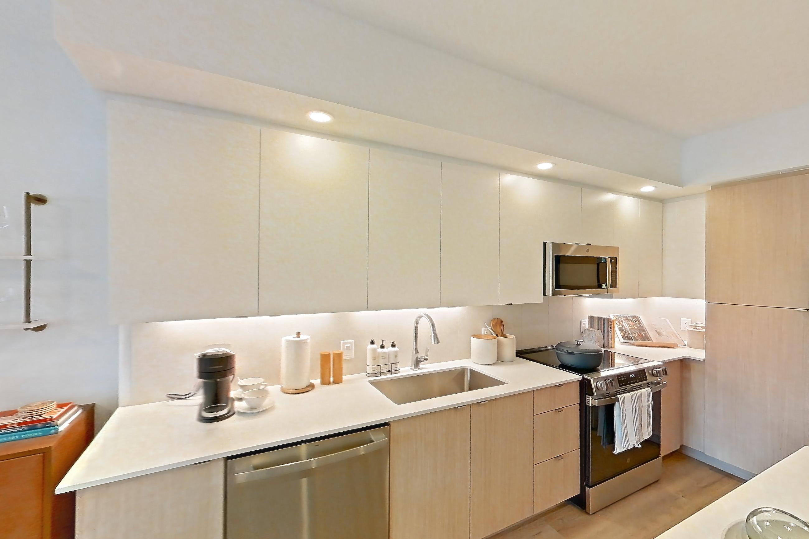 KITCHEN ISLAND CORNER