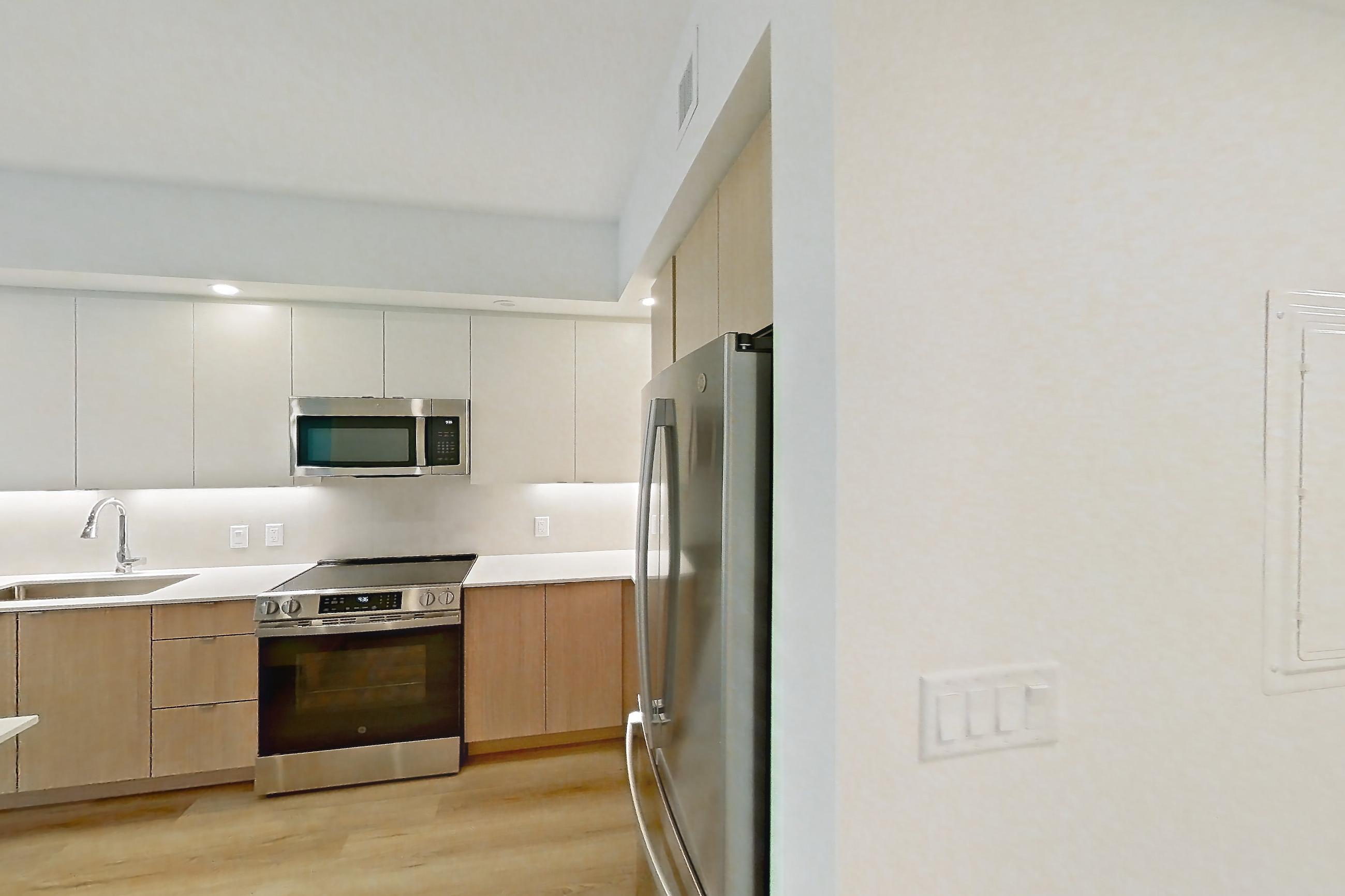 KITCHEN ENTRYWAY