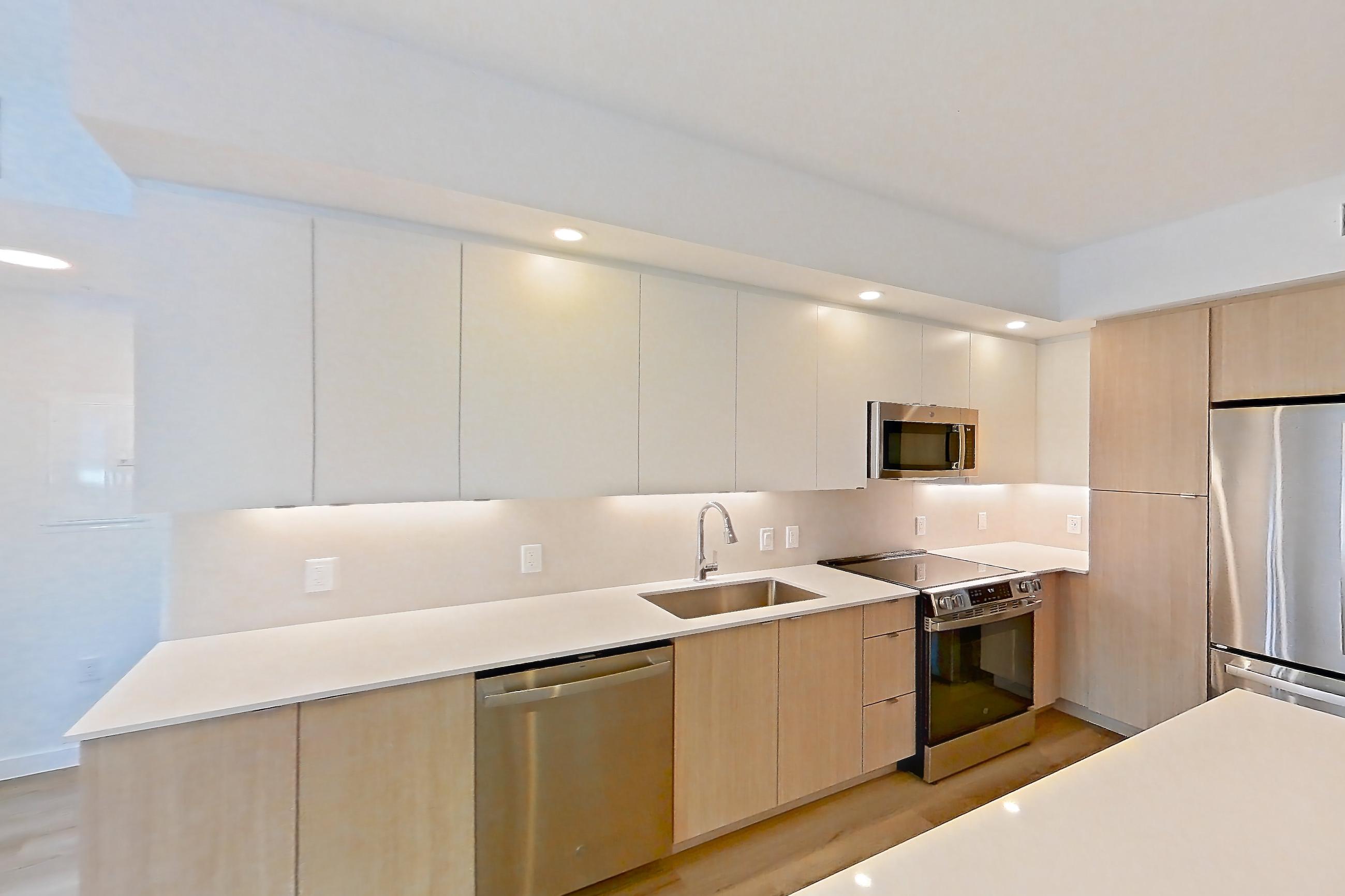 KITCHEN ISLAND CORNER