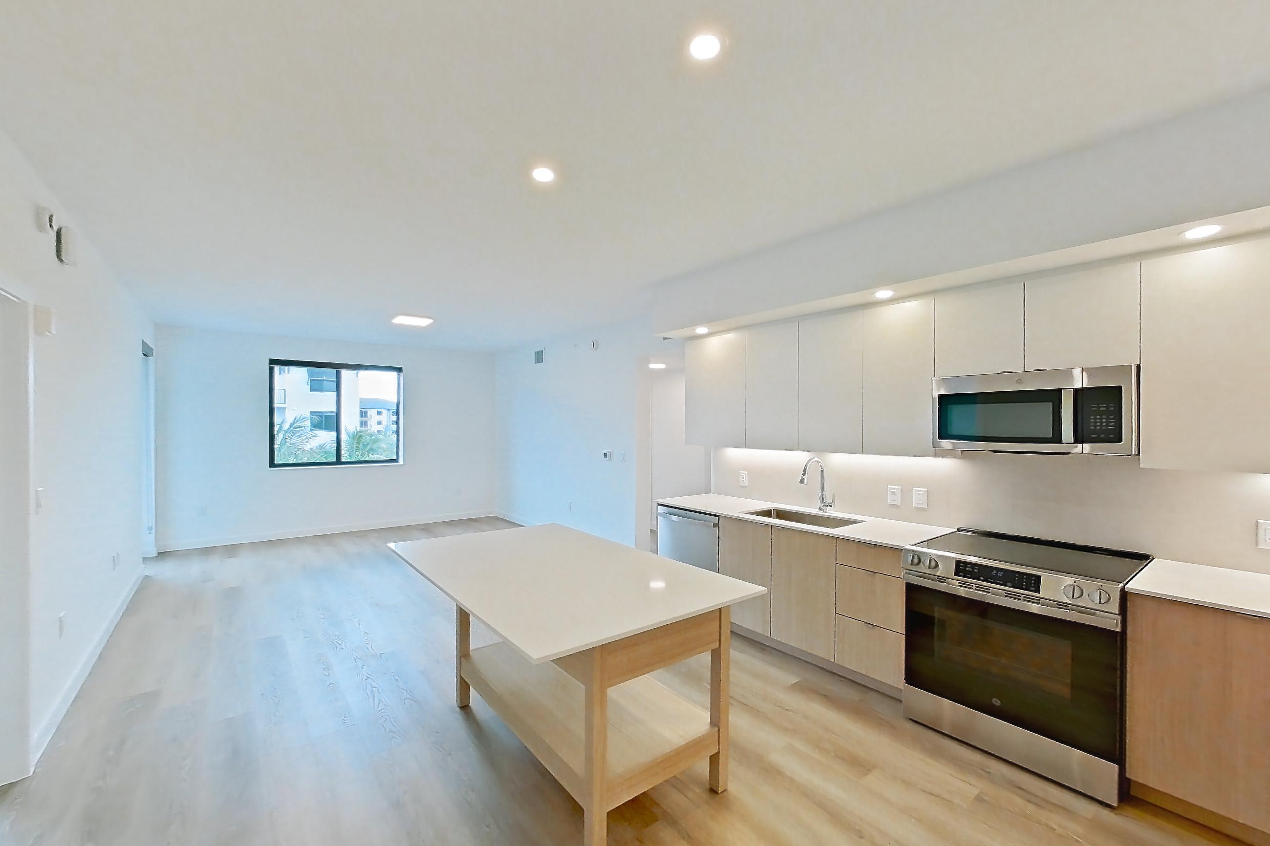 KITCHEN ENTRYWAY