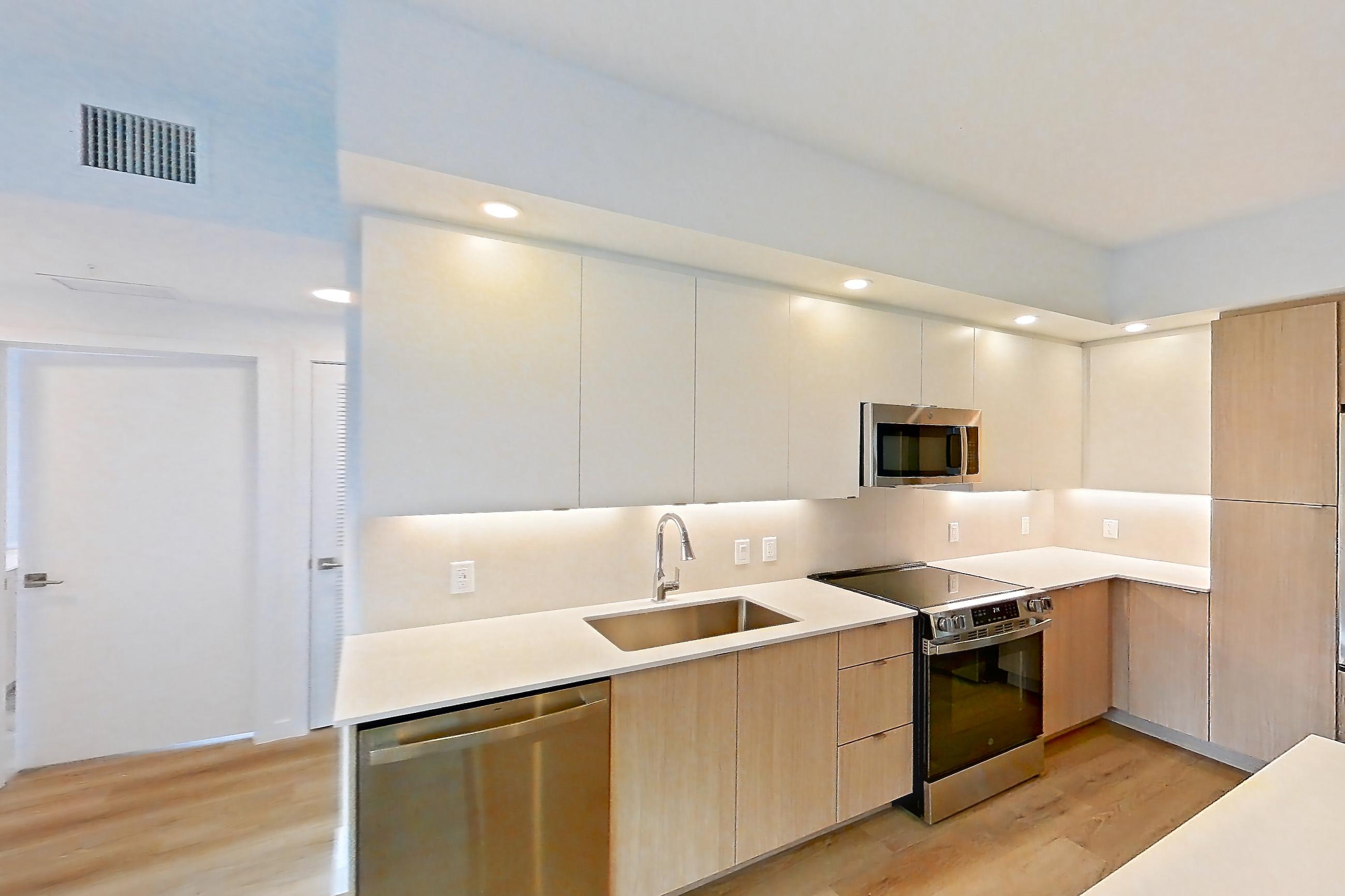 KITCHEN ISLAND CORNER