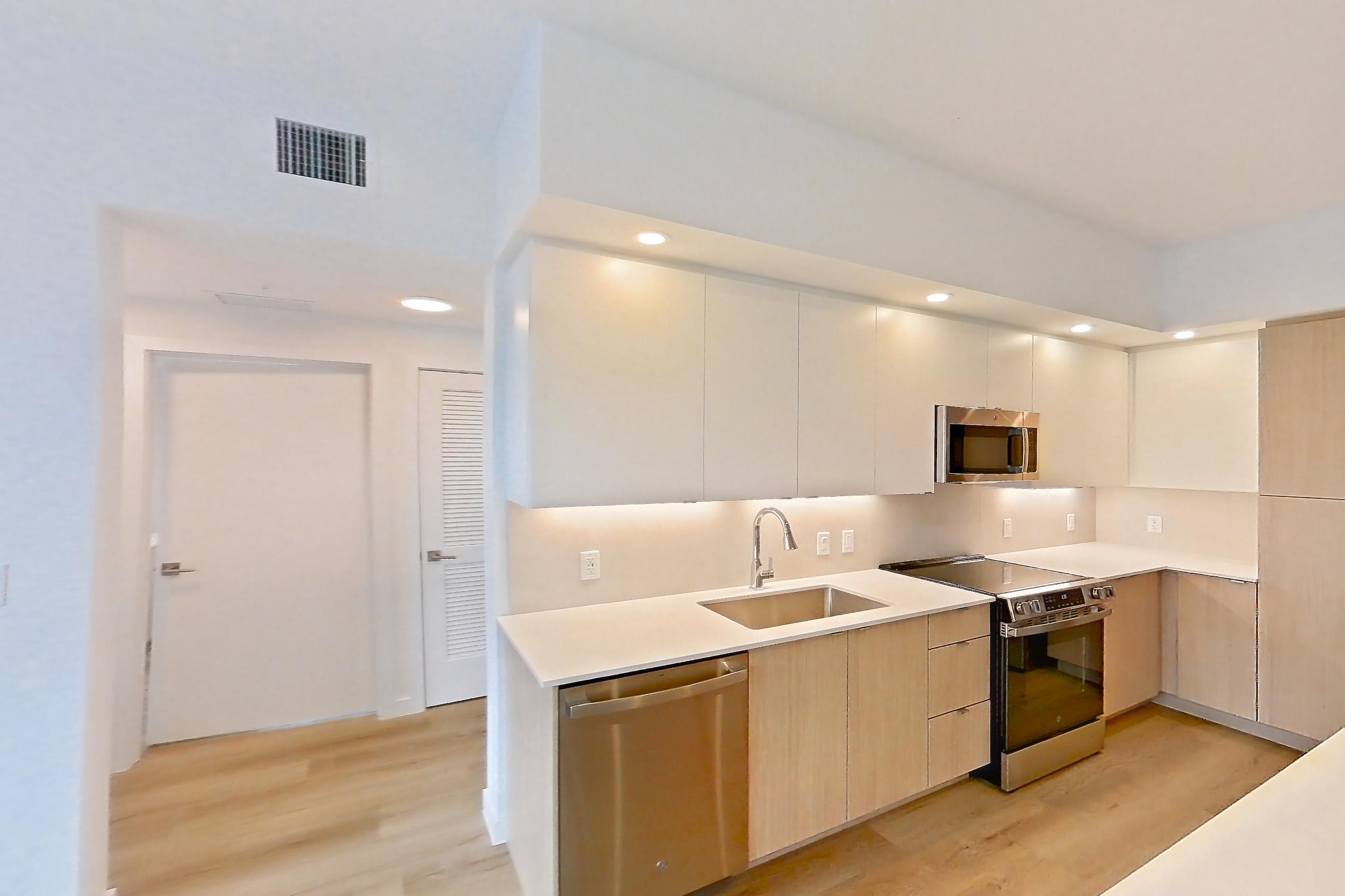 KITCHEN ISLAND CORNER