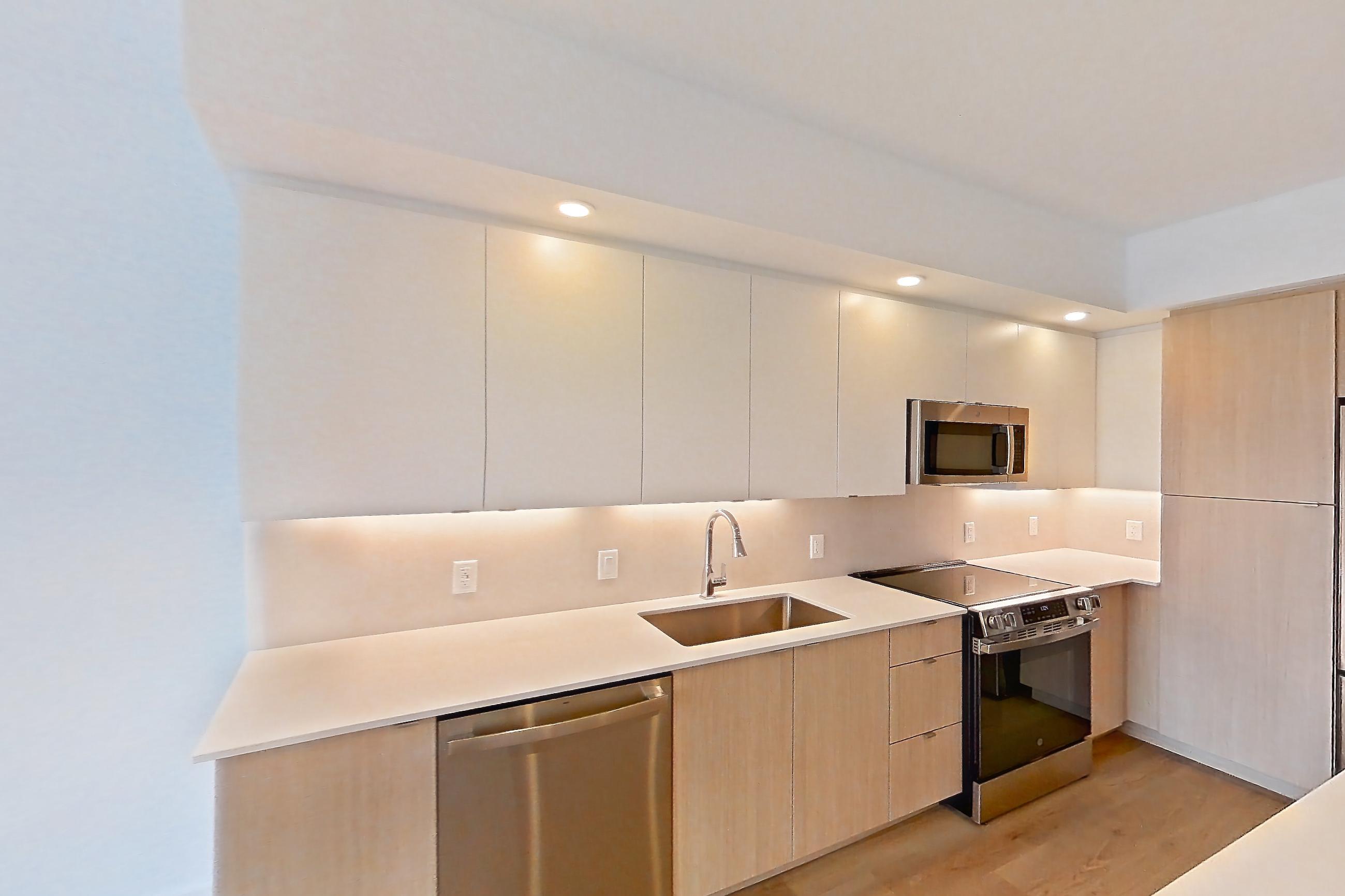 KITCHEN ISLAND CORNER
