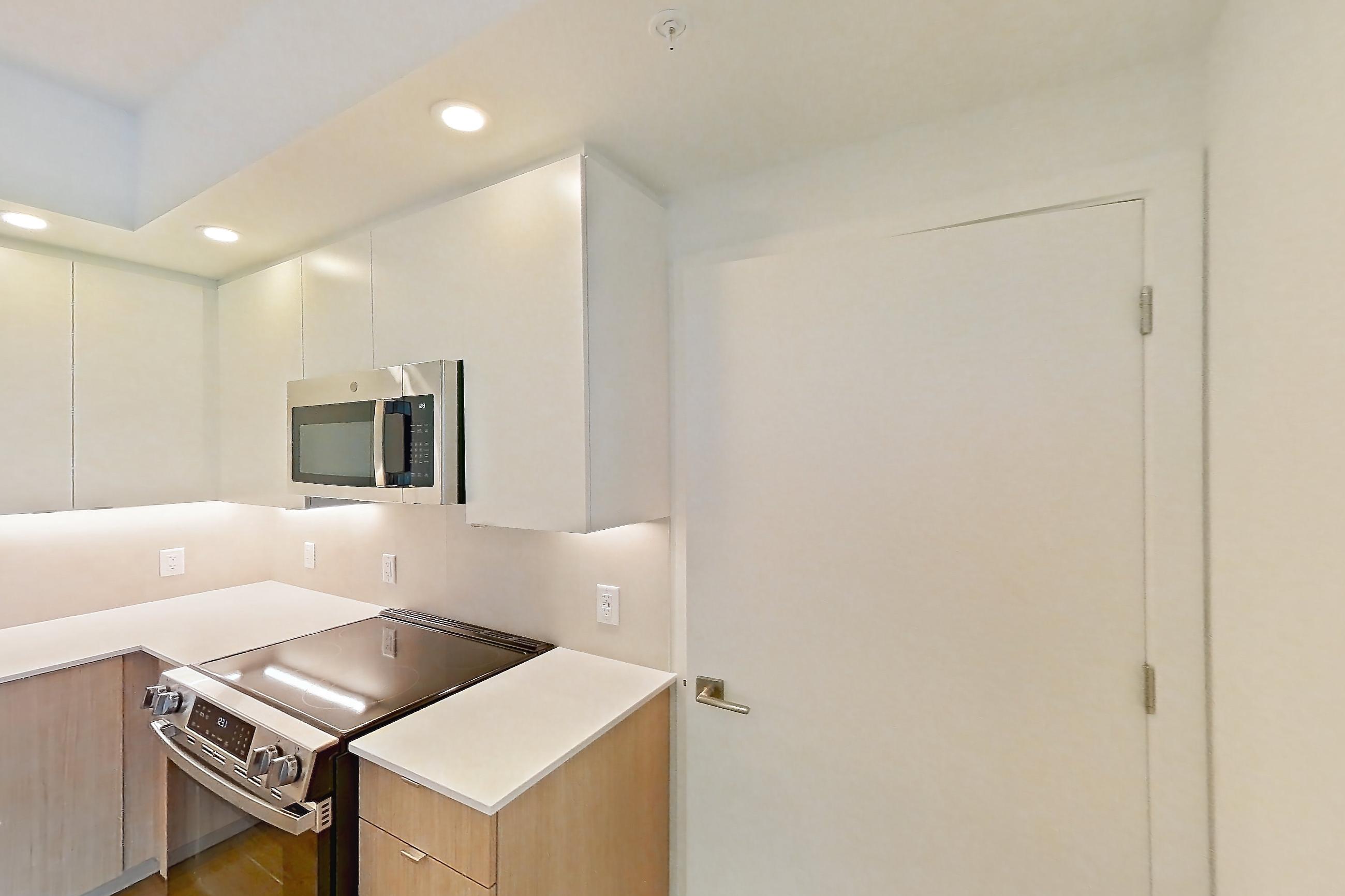 KITCHEN ISLAND CORNER