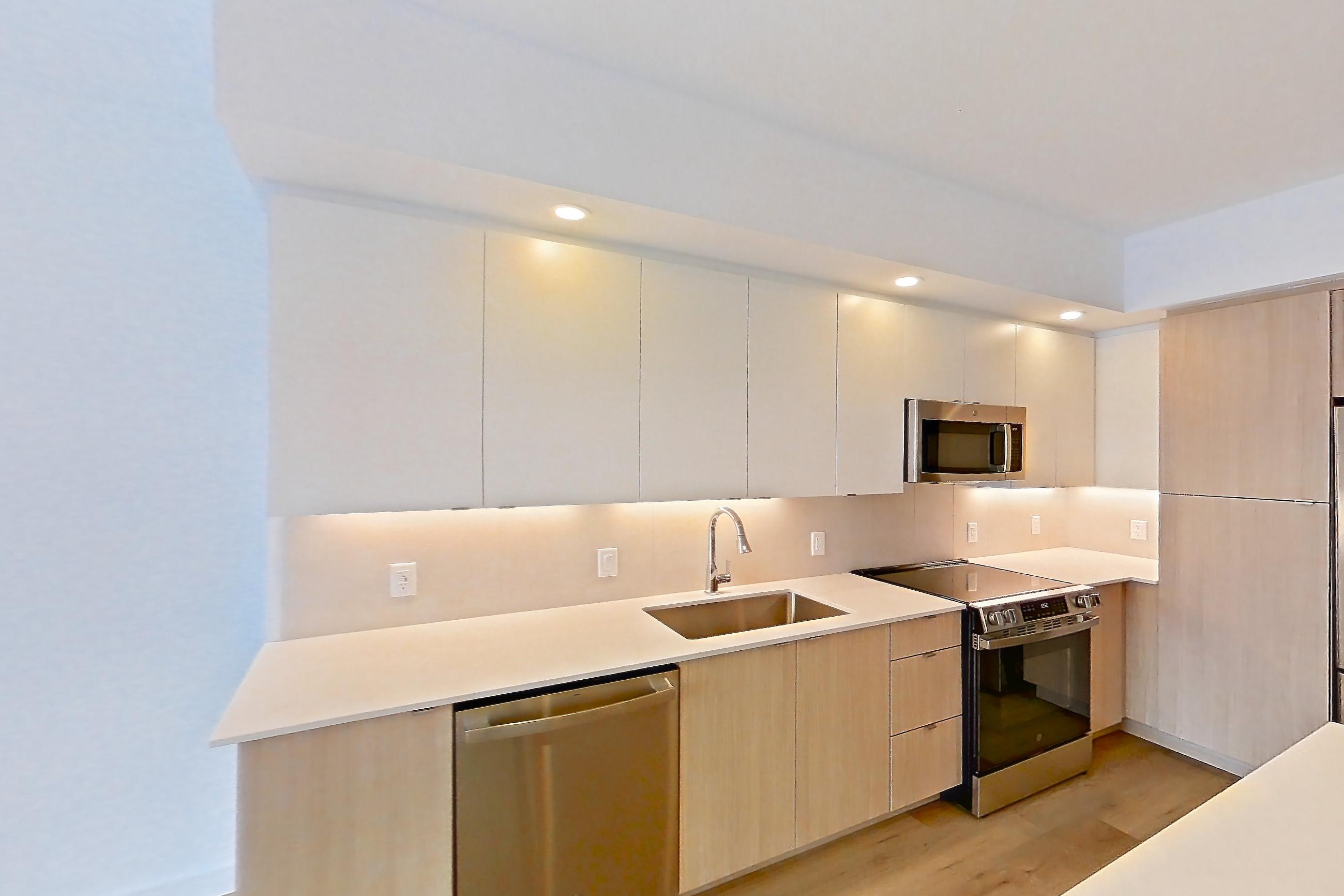 KITCHEN ISLAND CORNER
