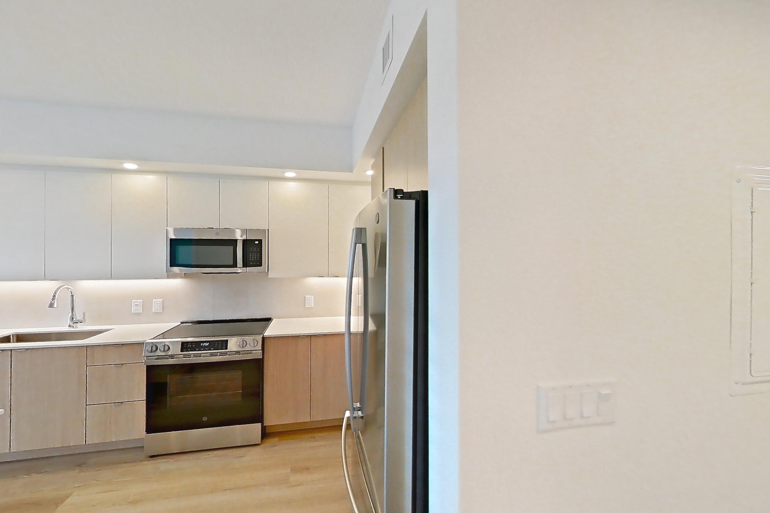 KITCHEN ENTRYWAY