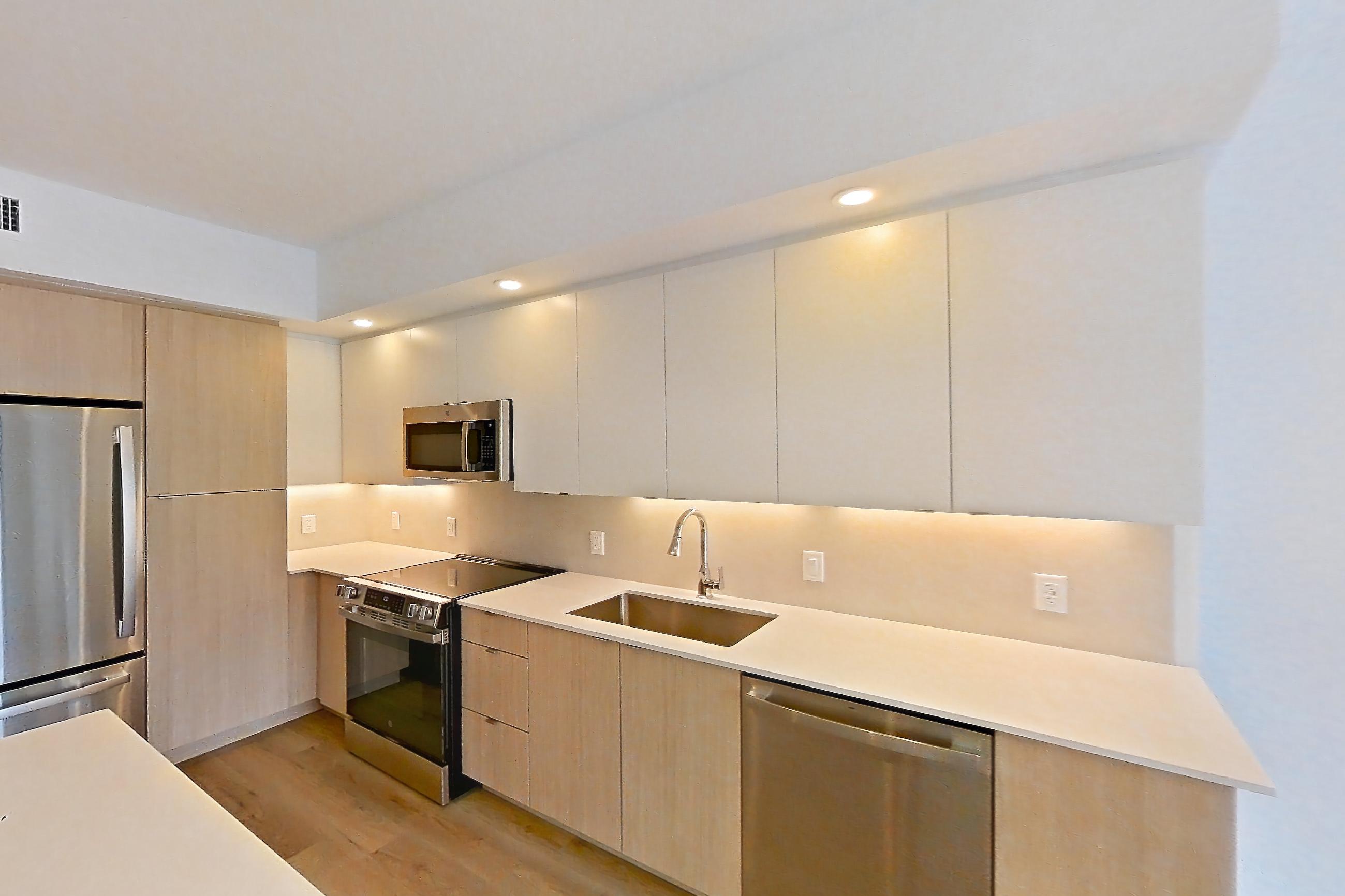 KITCHEN ISLAND CORNER