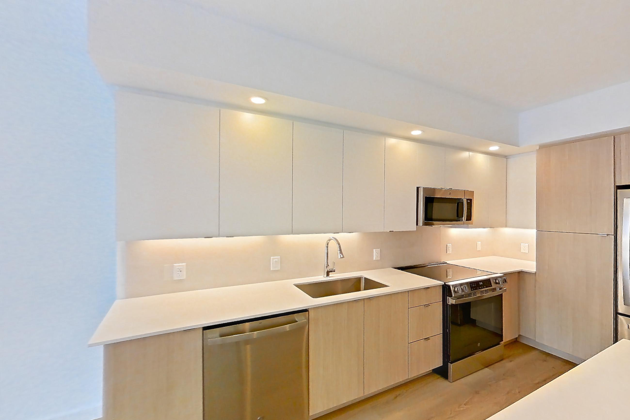 KITCHEN ISLAND CORNER