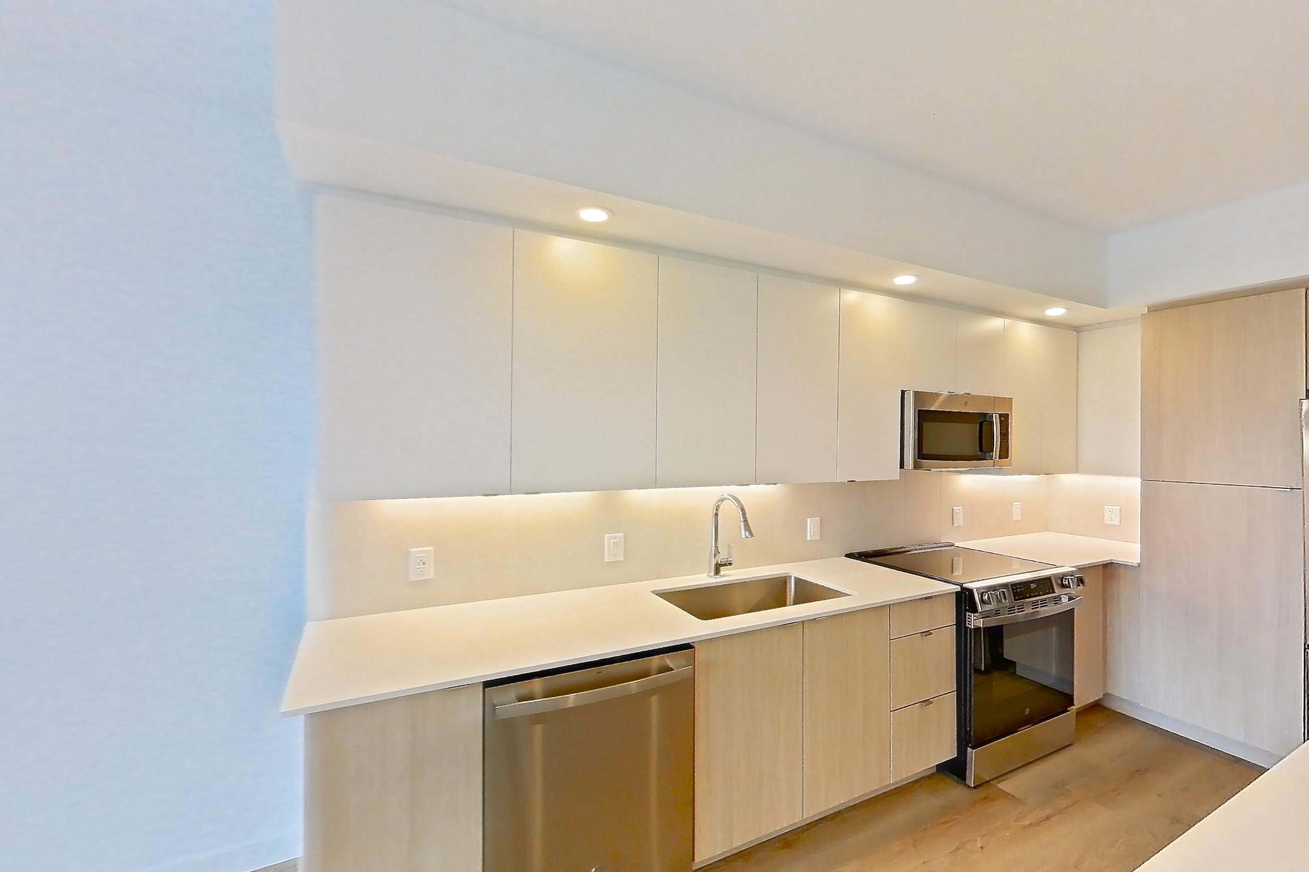 KITCHEN ISLAND CORNER