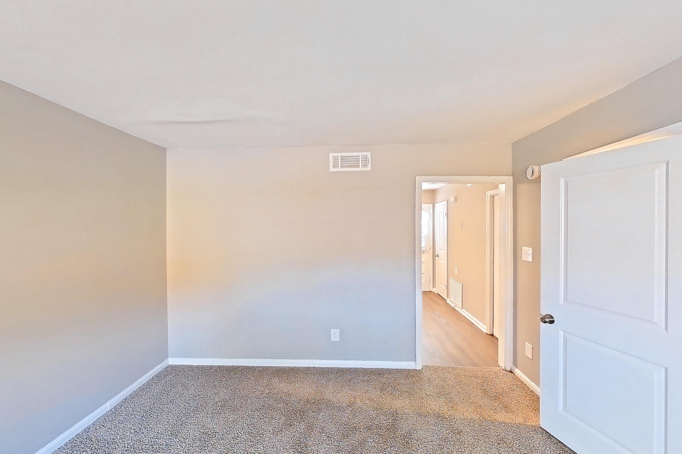 Living room, Apartment 1260I at Carriage House & Azalea