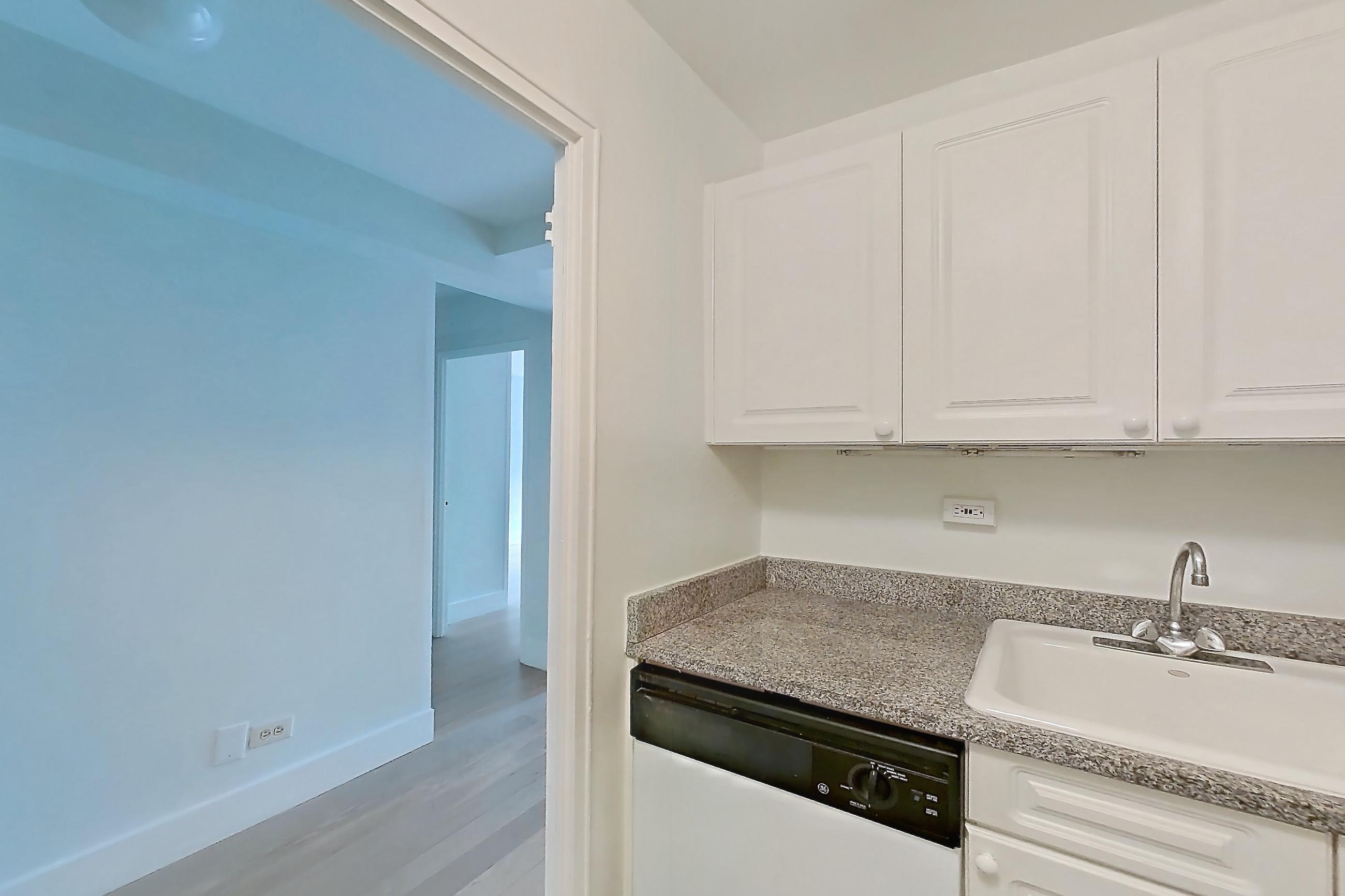 Kitchen, Apartment 8A at Stonehenge Leasing