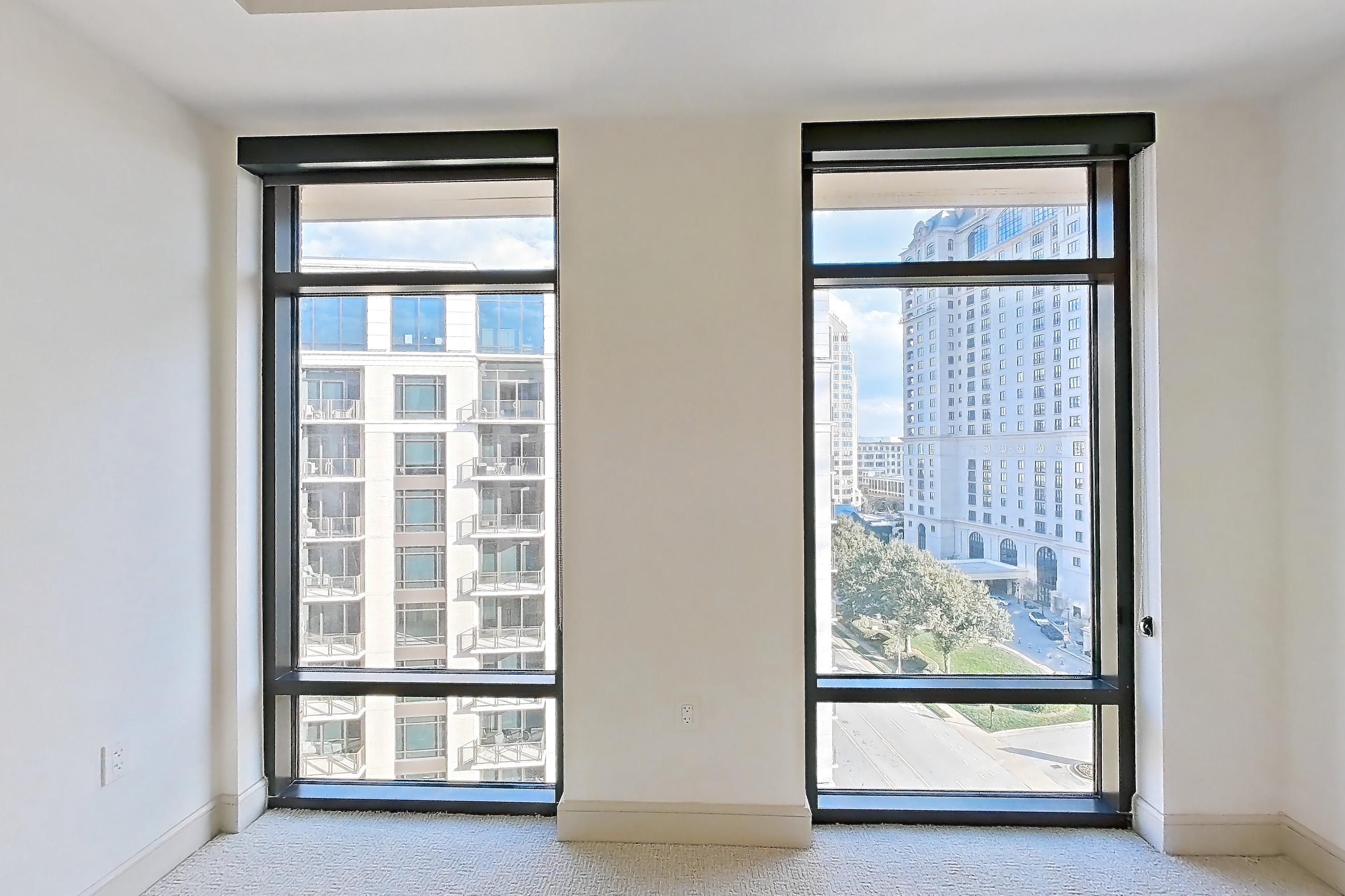 Living space, Apartment 1102 at 99 West Paces