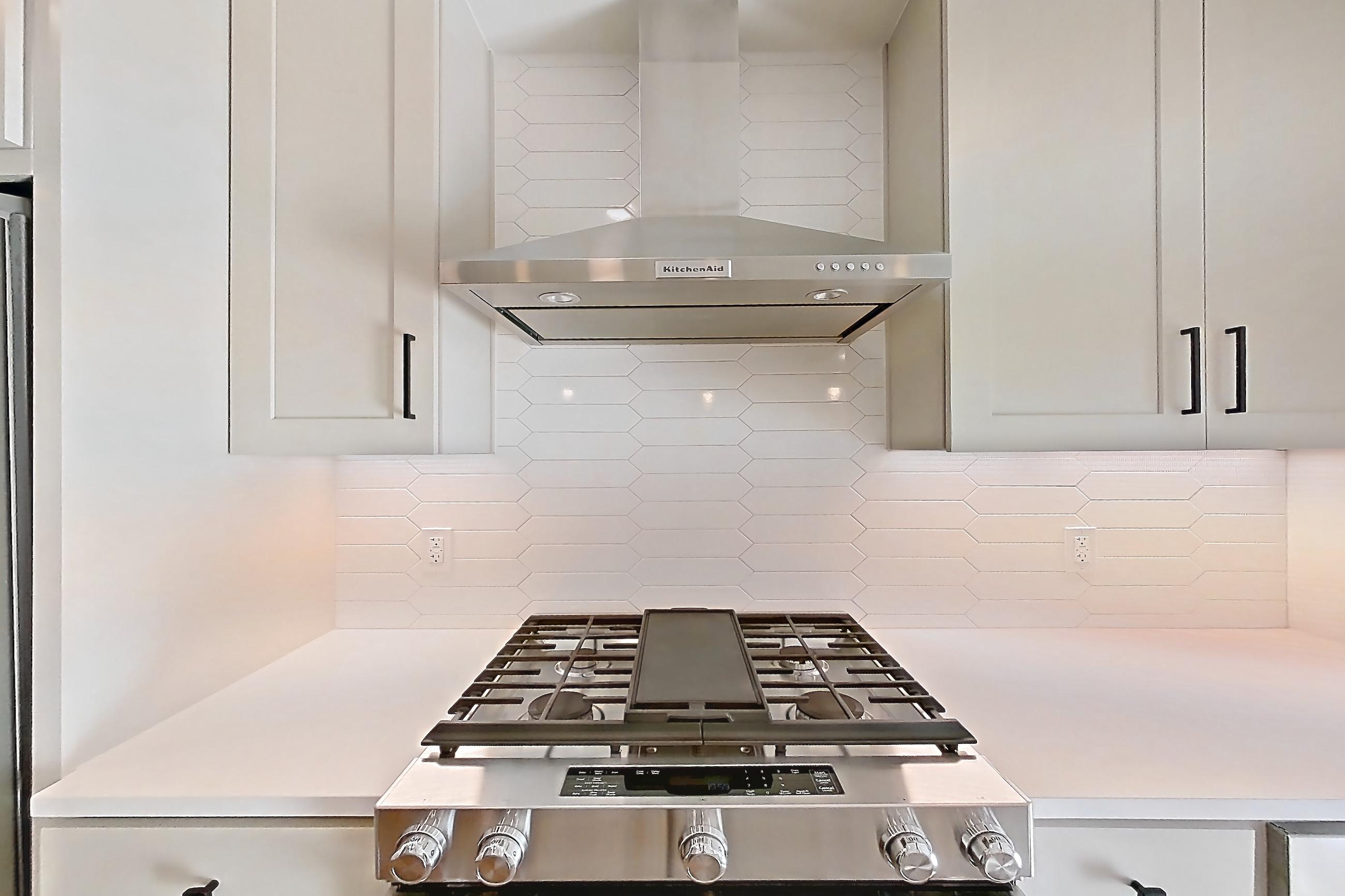 Kitchen, Apartment 1229 at 99 West Paces