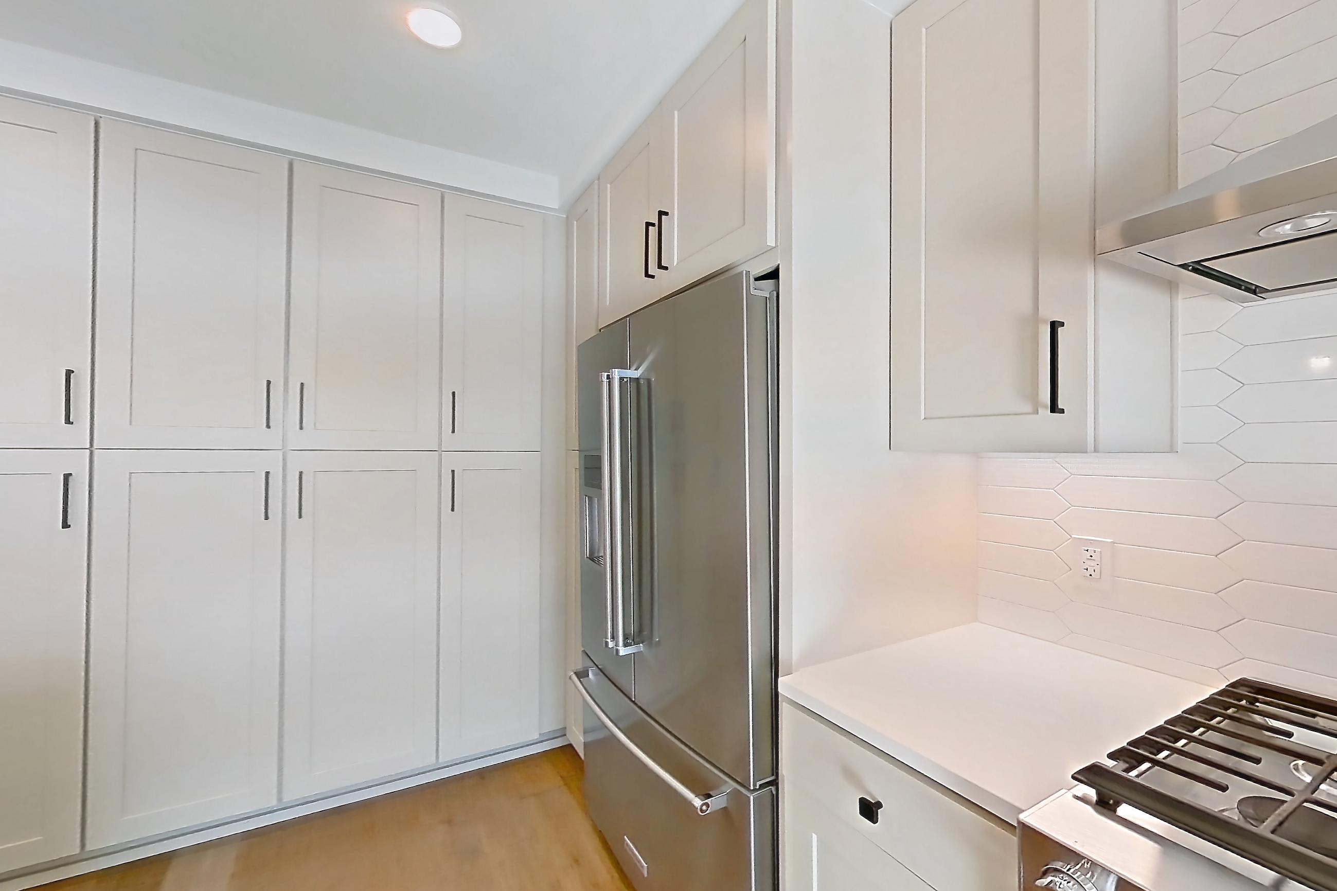 Kitchen, Apartment 1229 at 99 West Paces