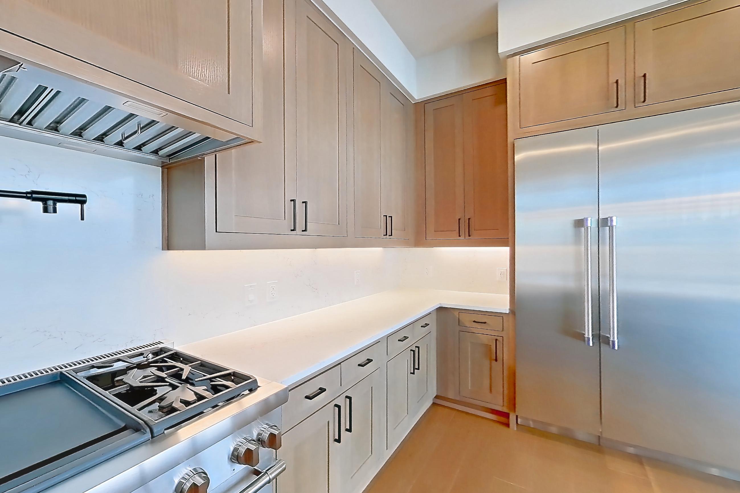Kitchen, Apartment 1311 at 99 West Paces