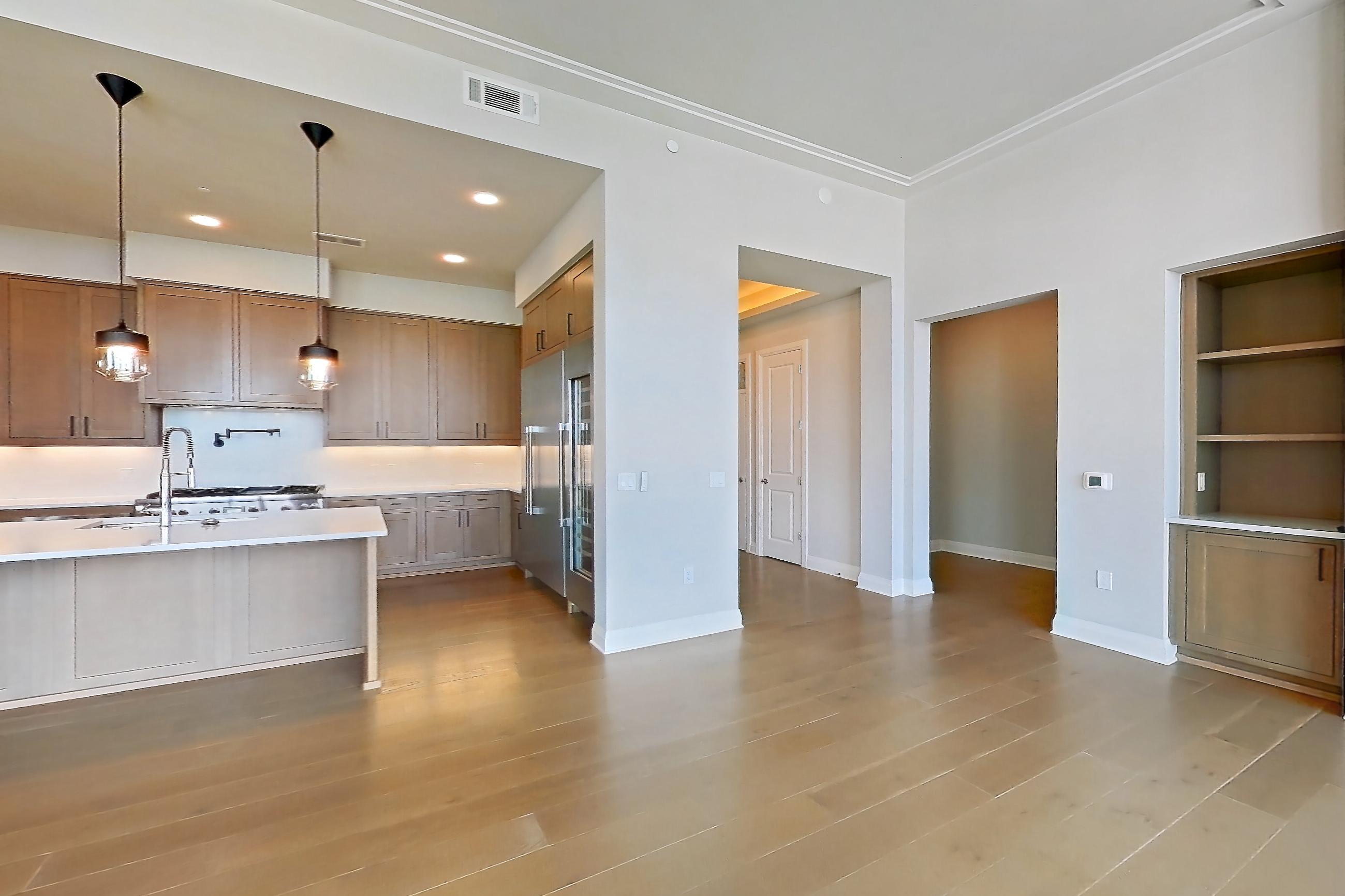 Living room, Apartment 1311 at 99 West Paces