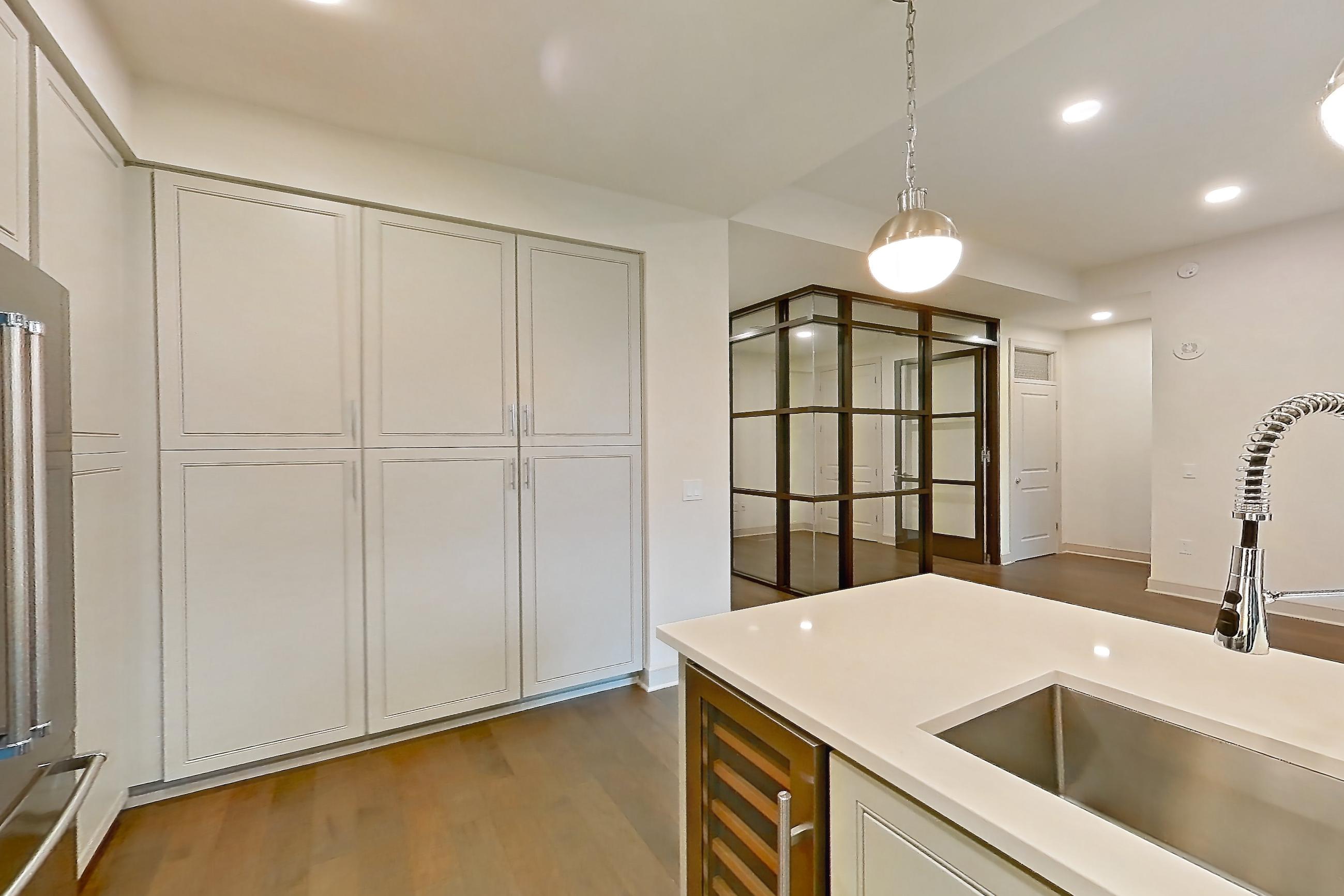 Kitchen, Apartment 525 at 99 West Paces