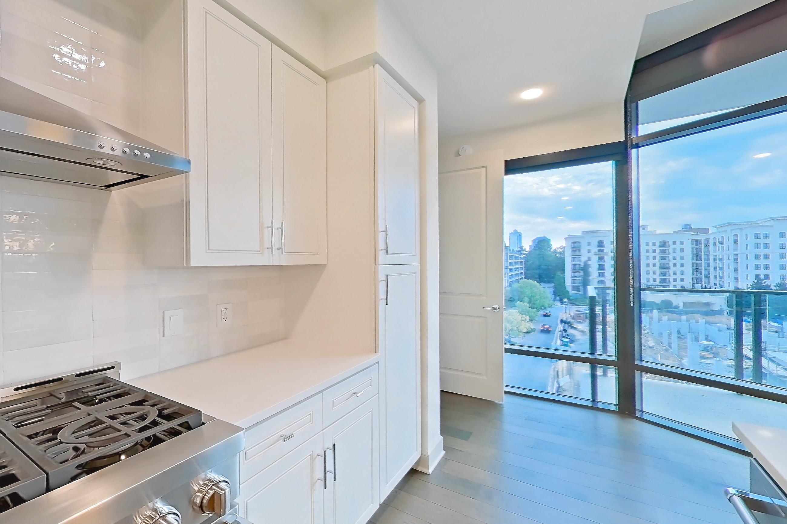 Kitchen, Apartment 645 at 99 West Paces