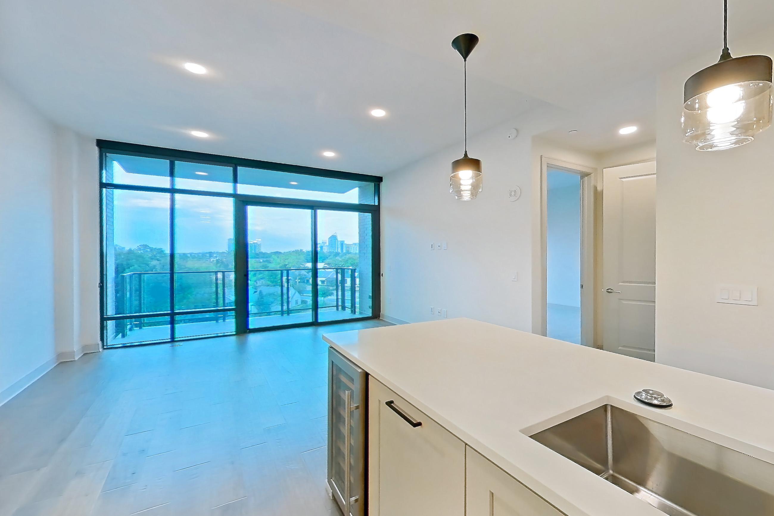 Kitchen, Apartment 726 at 99 West Paces
