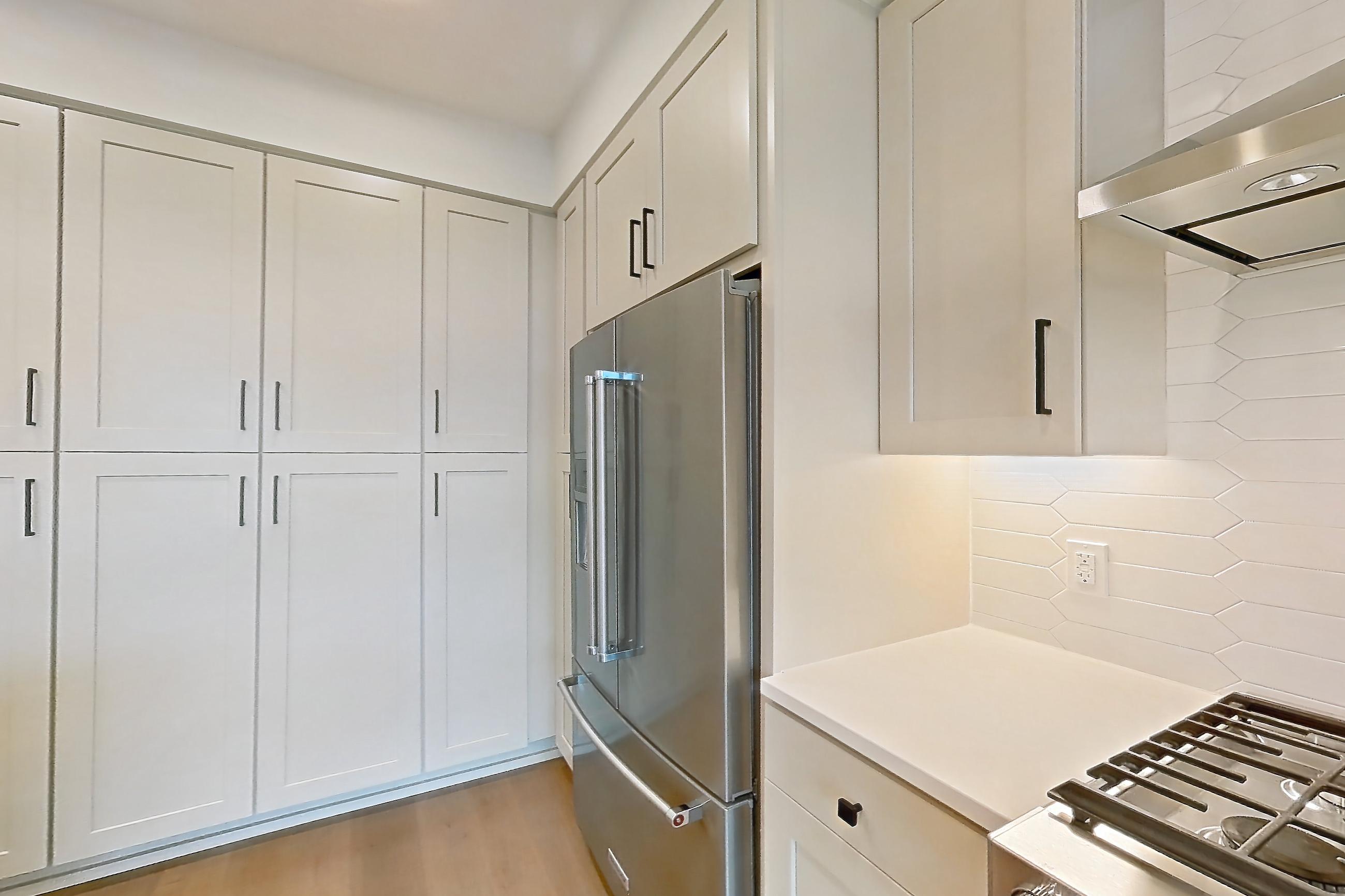 Kitchen, Apartment 726 at 99 West Paces