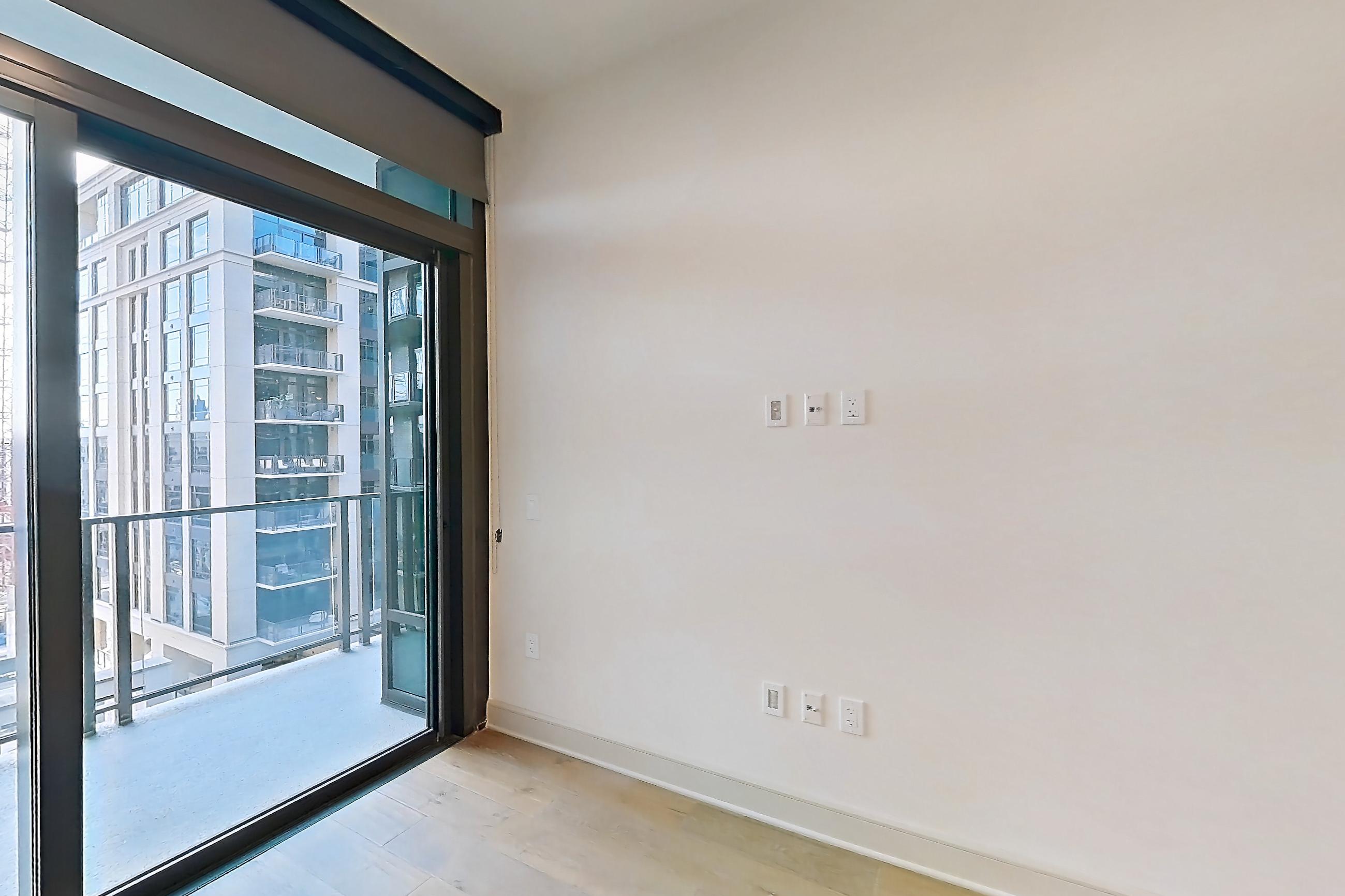 Living room, Apartment 829 at 99 West Paces