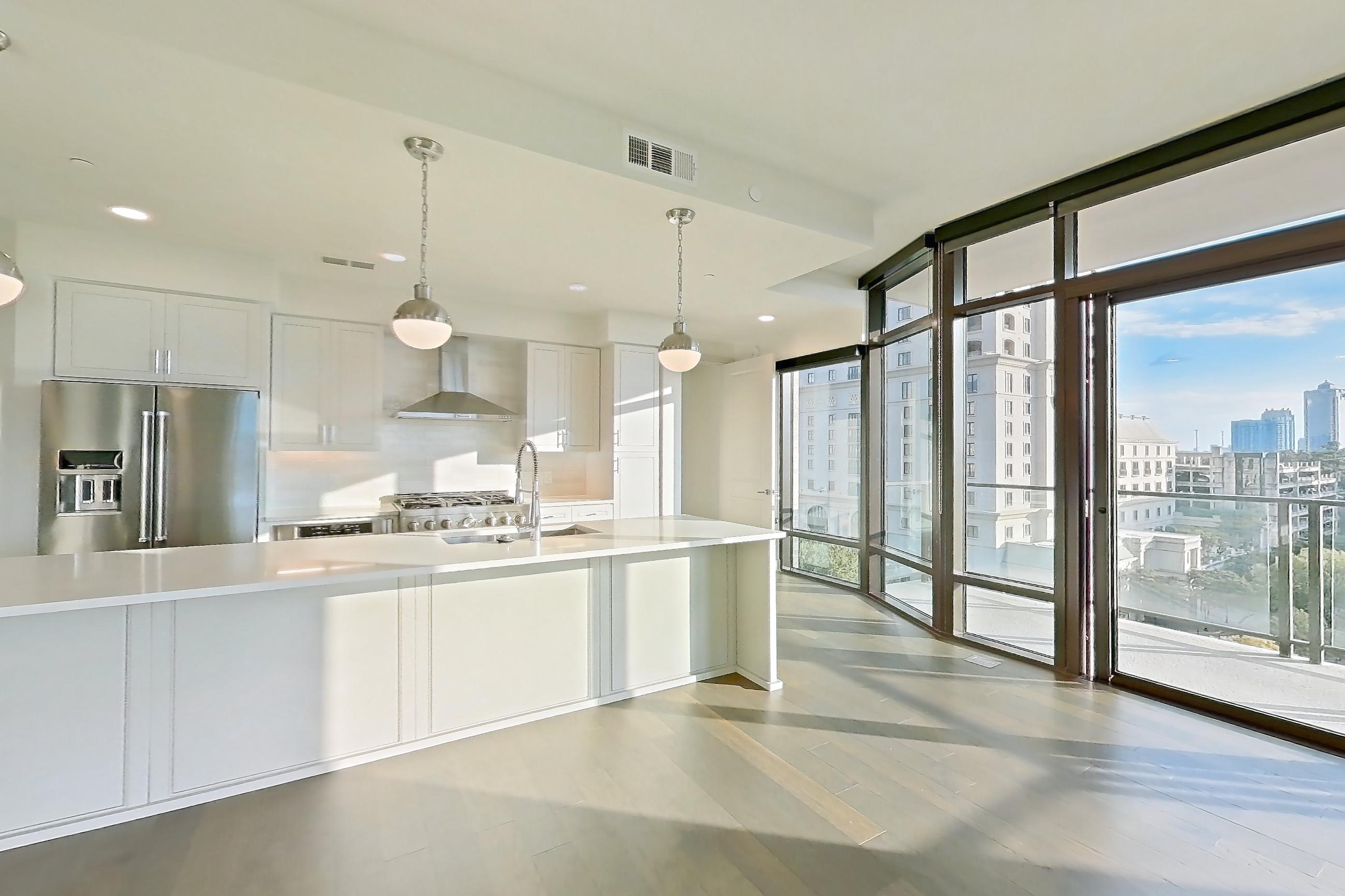 Living room, Apartment 845 at 99 West Paces